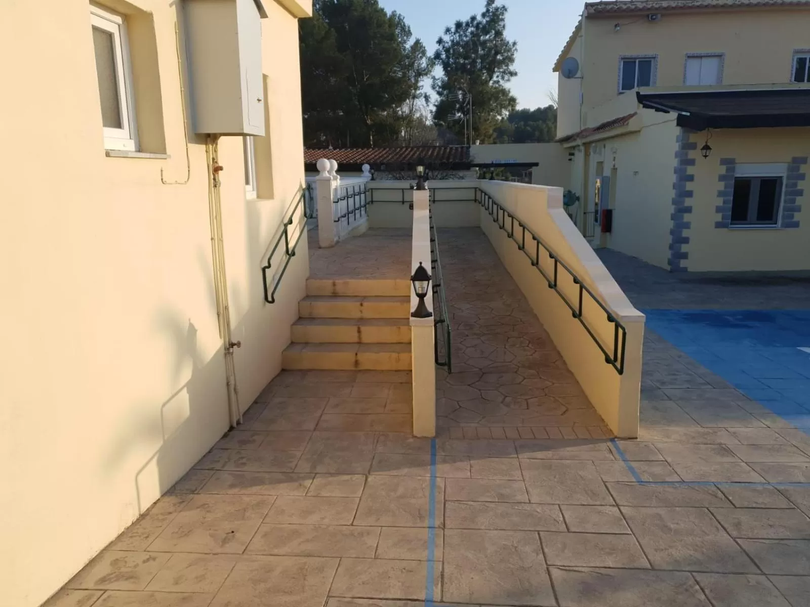 Facade/entrance in Casa Robion