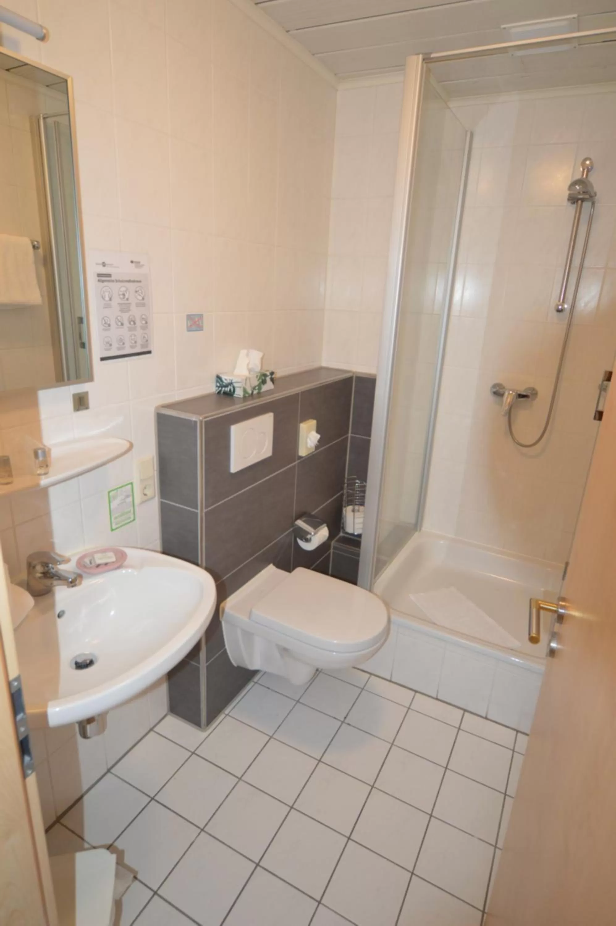 Bathroom in Aktivhotel Alter Kaiser