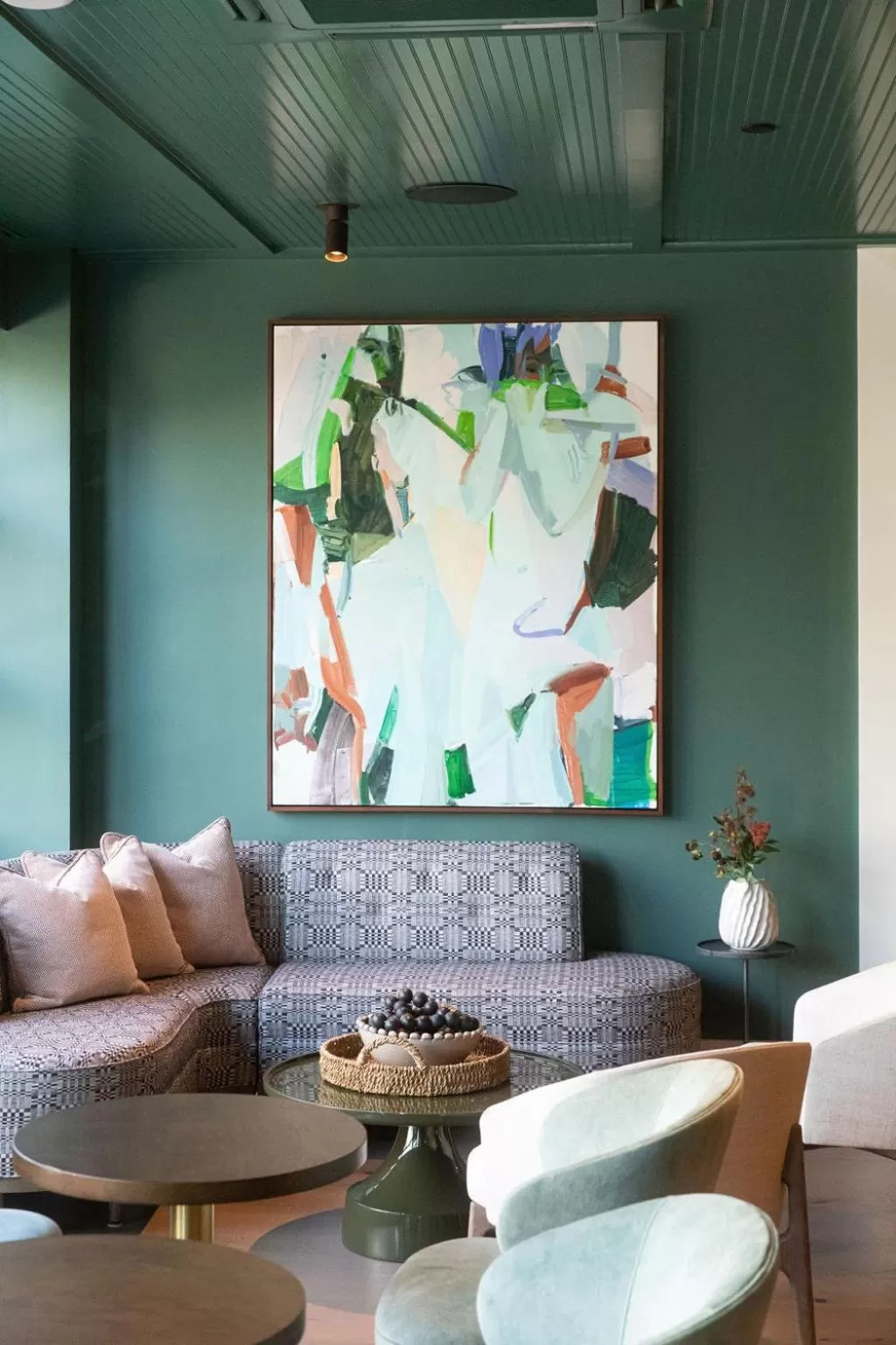 Restaurant/places to eat in Hutton Hotel