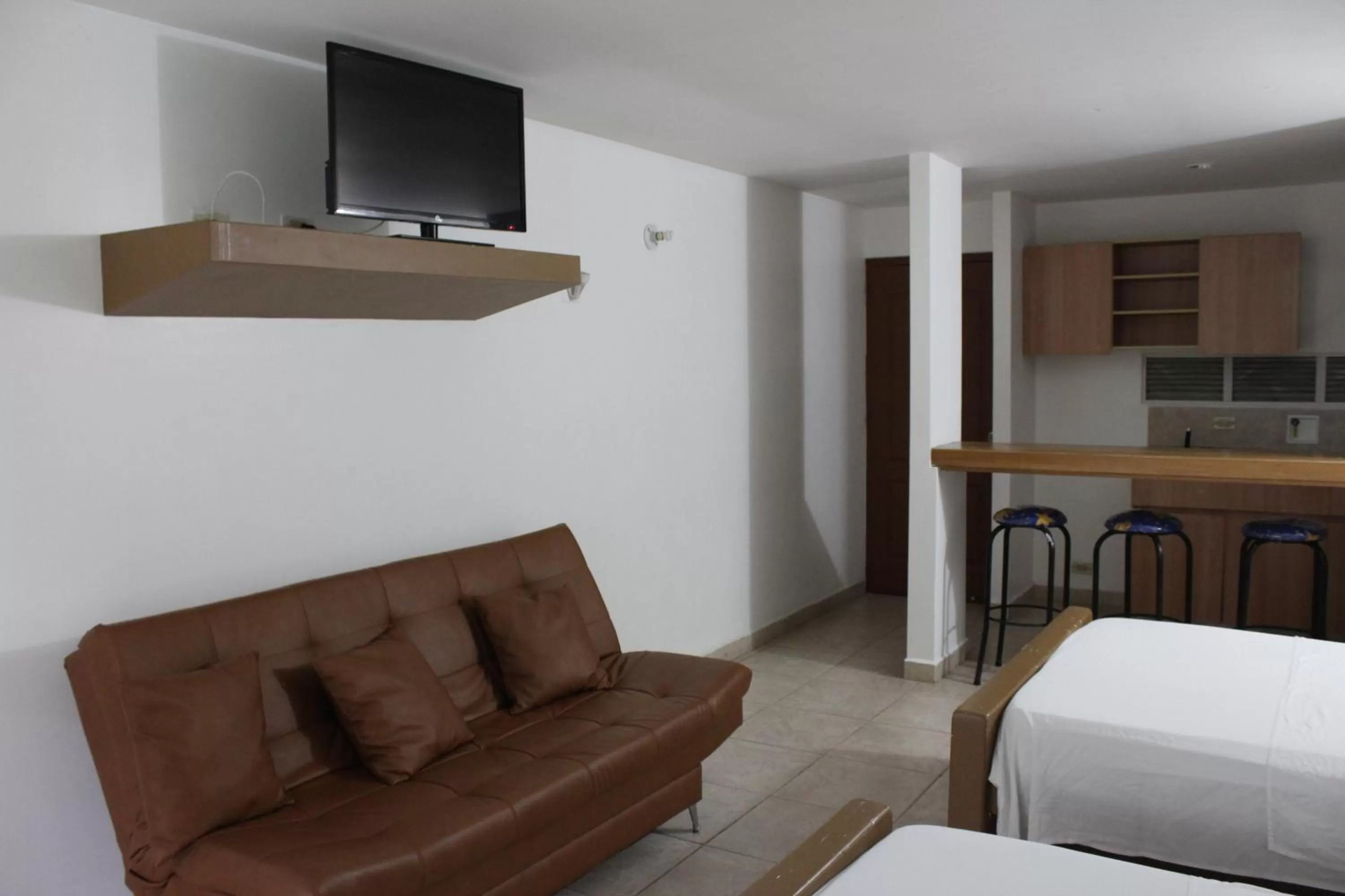 Photo of the whole room, TV/Entertainment Center in Rio Escondido