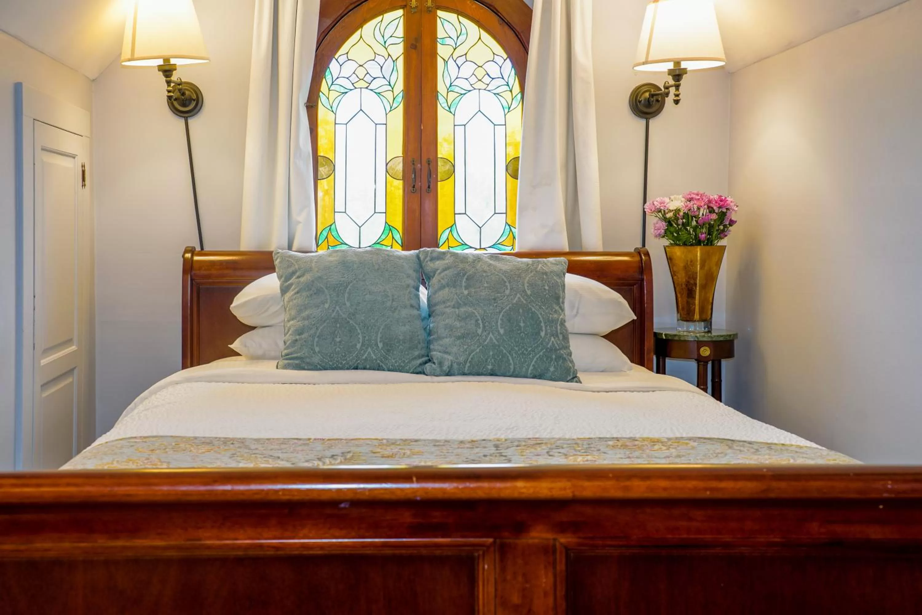 Bed in Sweetwater Branch Inn