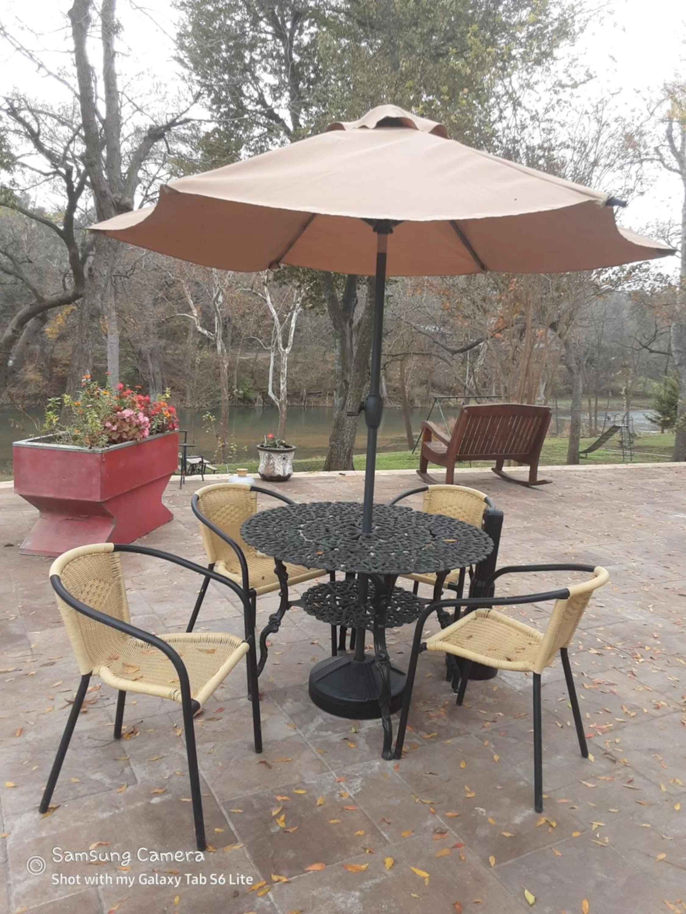 Patio in Horseshoe Riverside Lodge