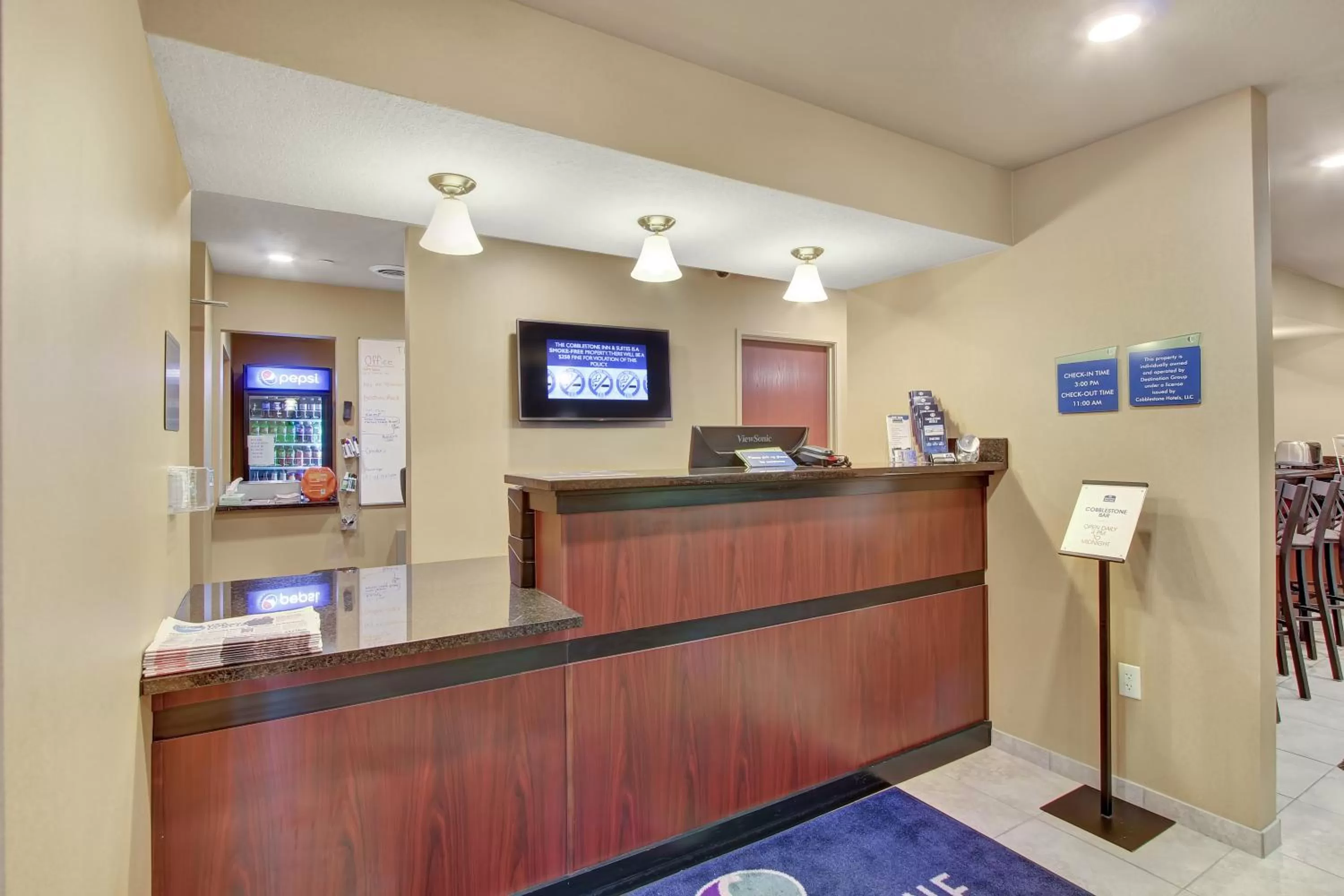 Lobby or reception in Cobblestone Hotel & Suites - Waynesboro