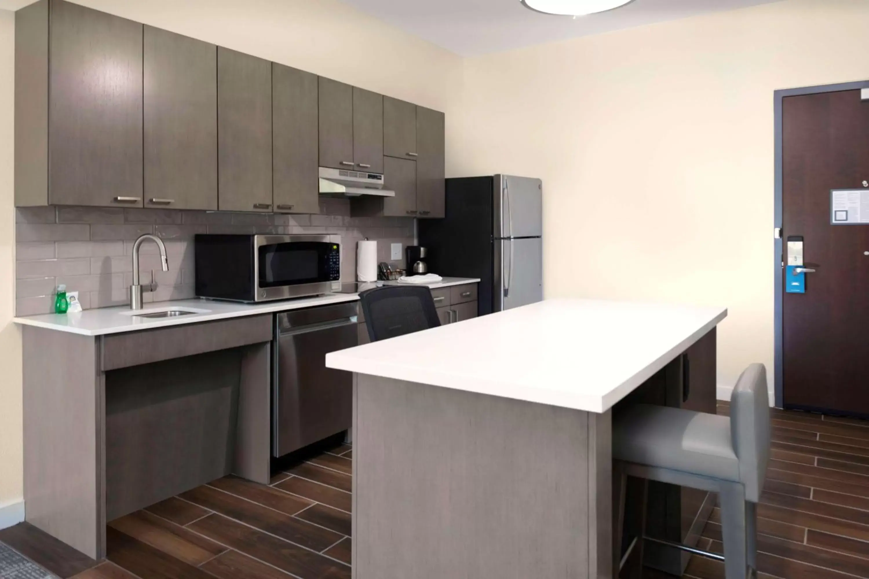 One-Bedroom King Suite with Kitchen, Sofa Bed and Accessible Tub in Hyatt House Charlotte Rea Farms One-Bedroom King Suite with Kitchen, Sofa Bed and Accessible Tub in Hyatt House Charlotte Rea Farms