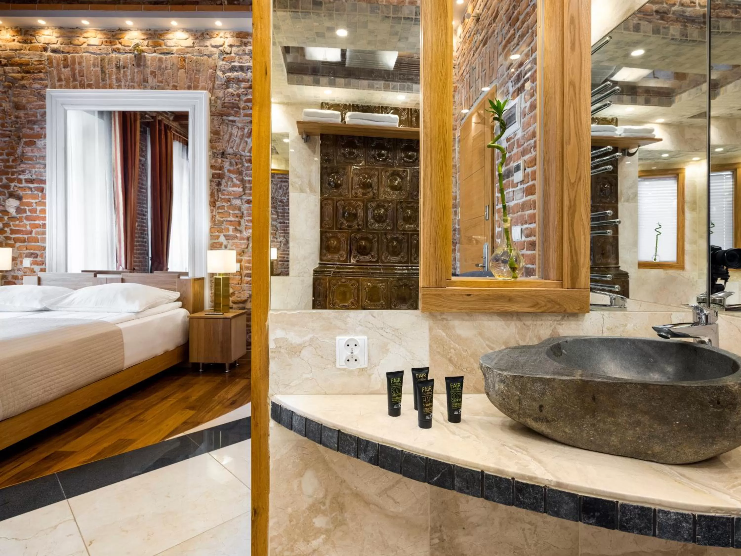 Bathroom, Bed in Aparthotel Stare Miasto