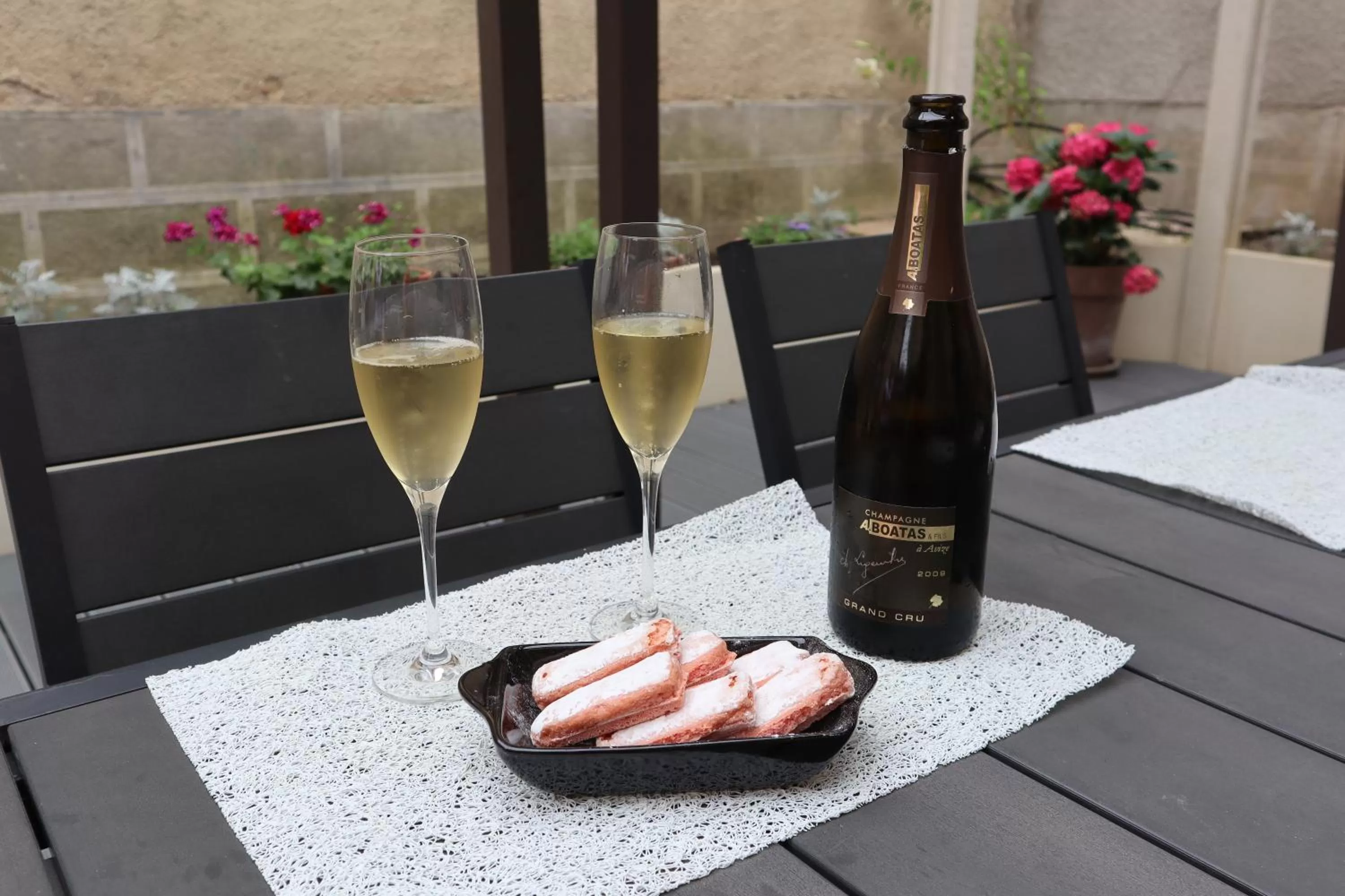 Alcoholic drinks in LA GOUTTE D'OR