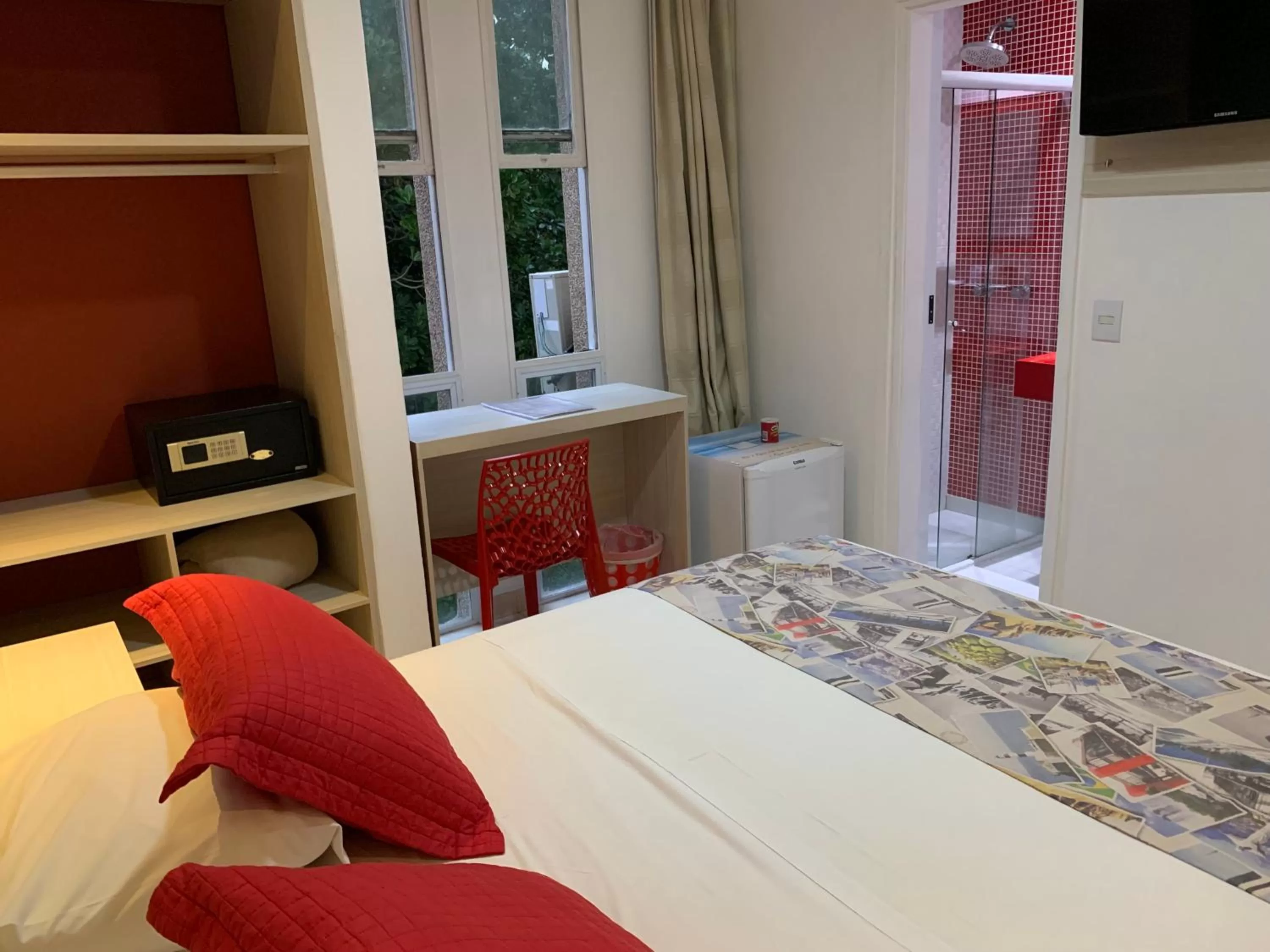 Bedroom, Bed in Grand Hotel Guarujá - A sua Melhor Experiência na Praia!