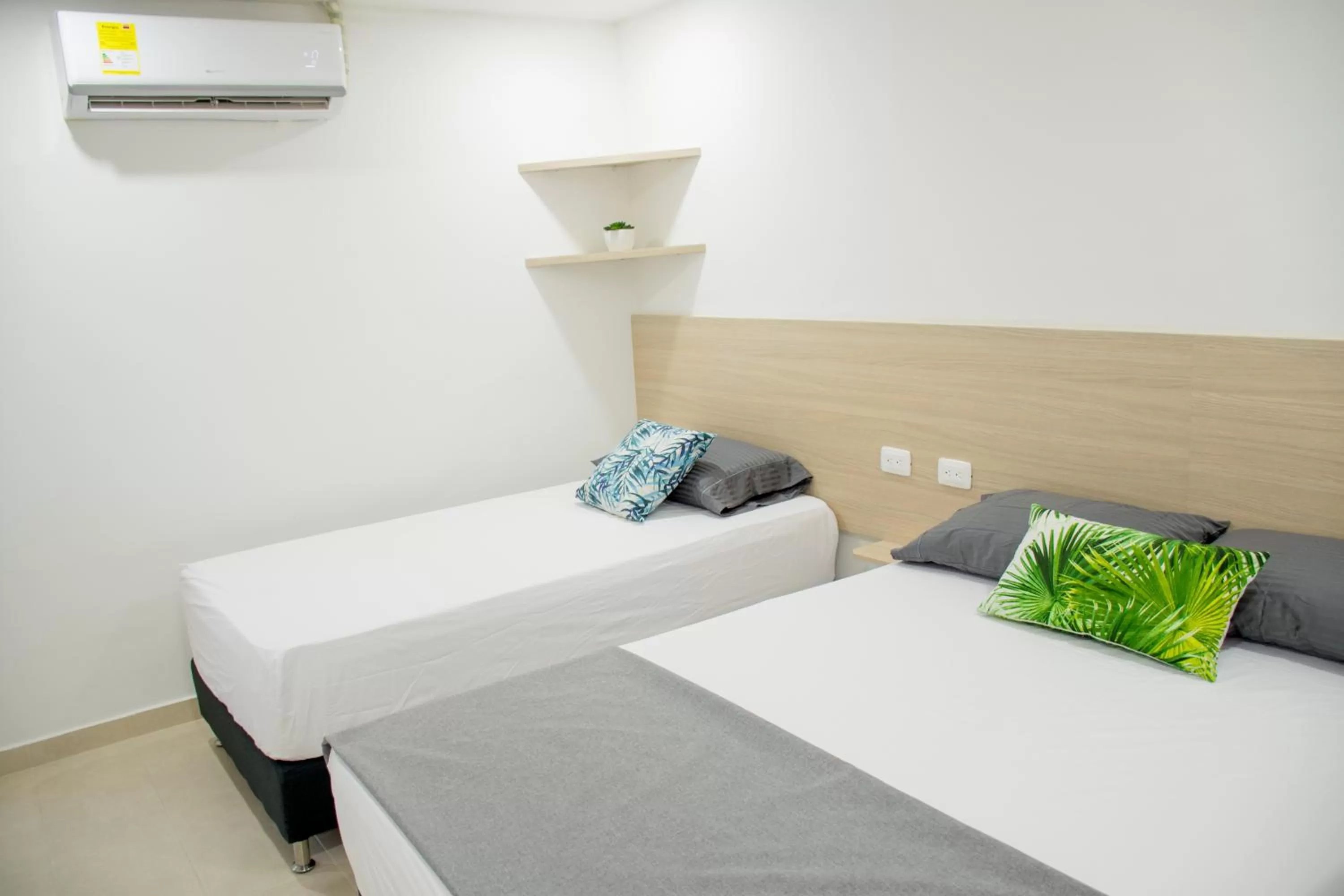 Bathroom, Bed in Stanza Hotel Monteria