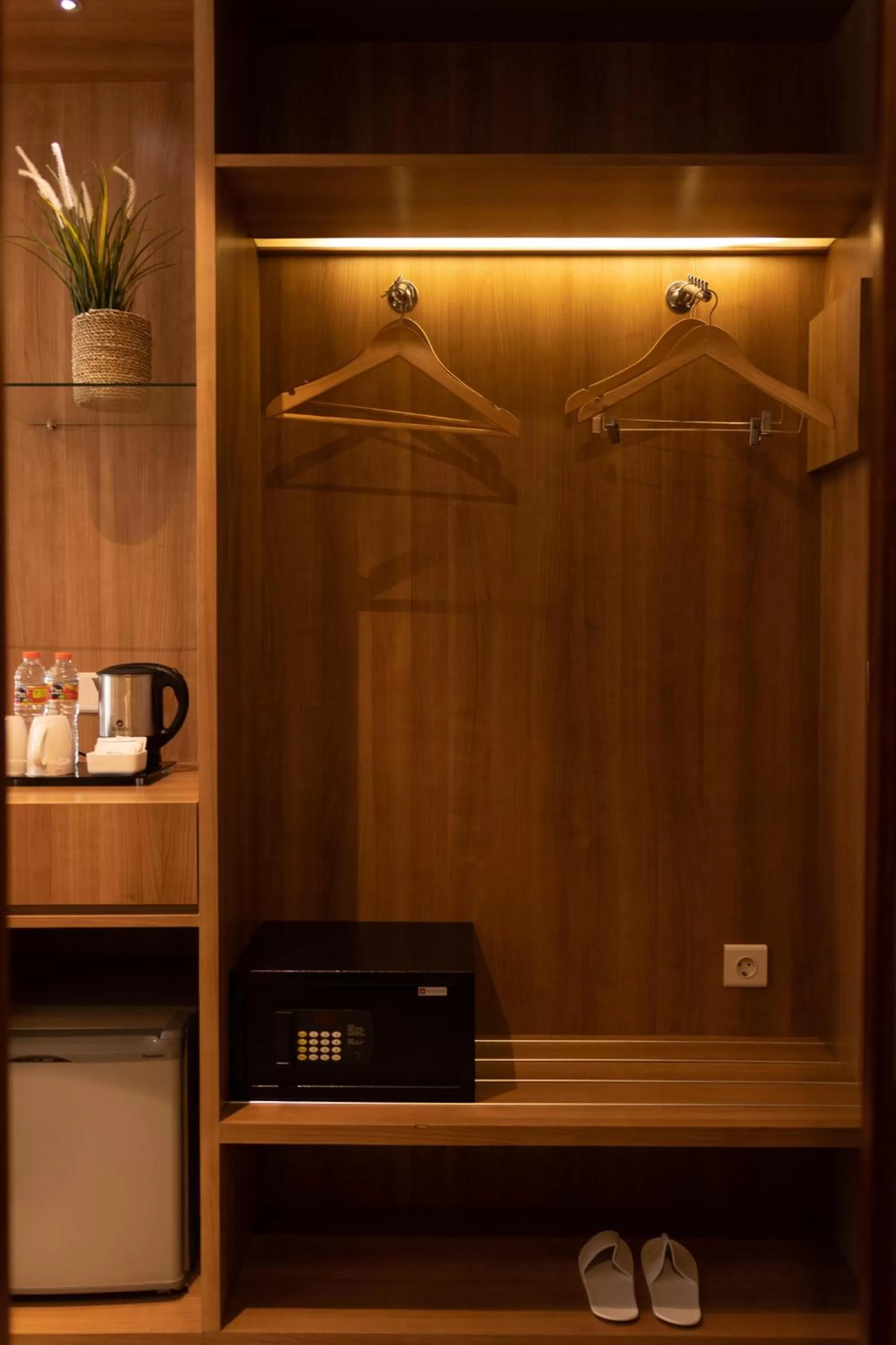 wardrobe in Antero Hotel Jababeka Cikarang