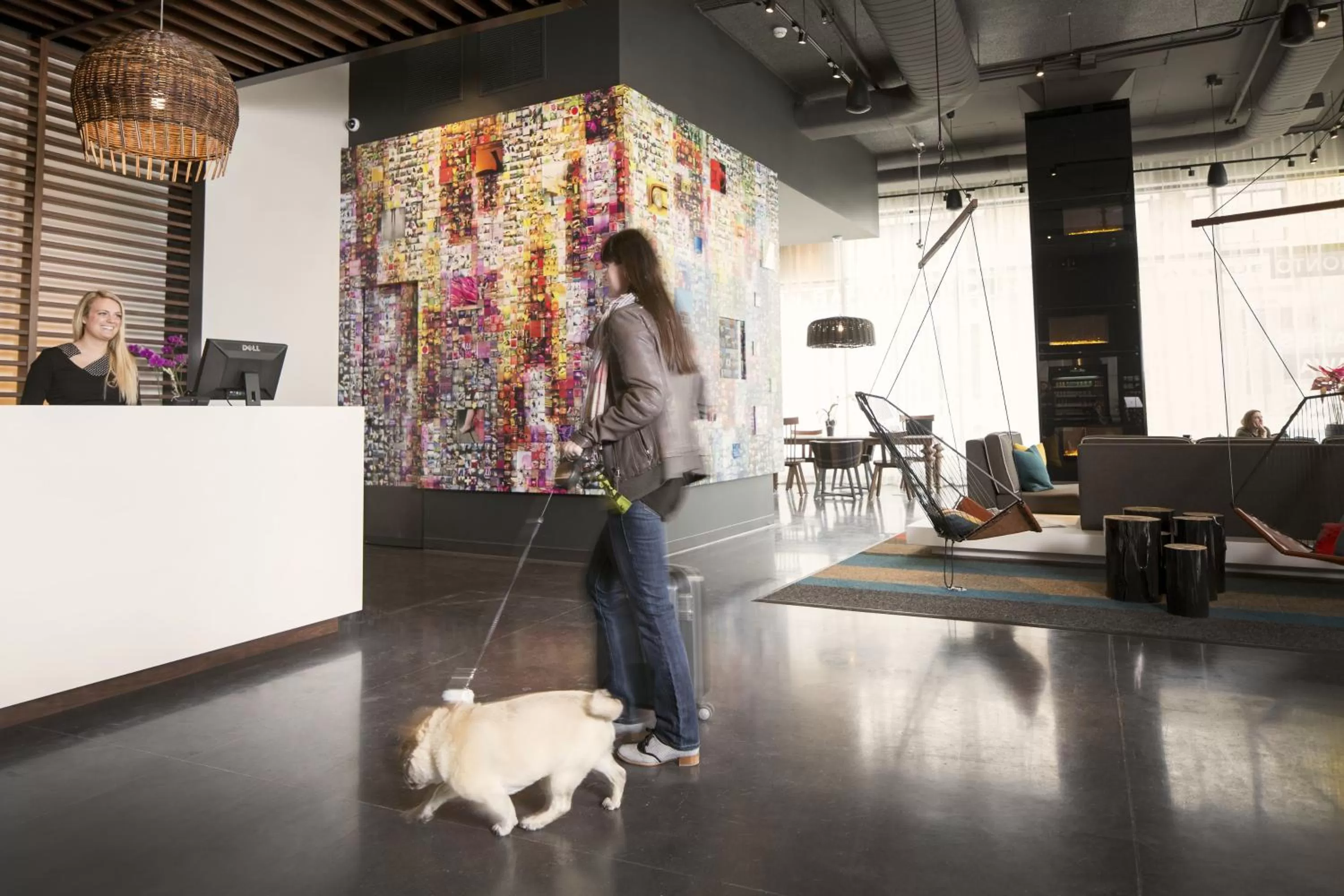 Lobby or reception in Hôtel Alt Montréal
