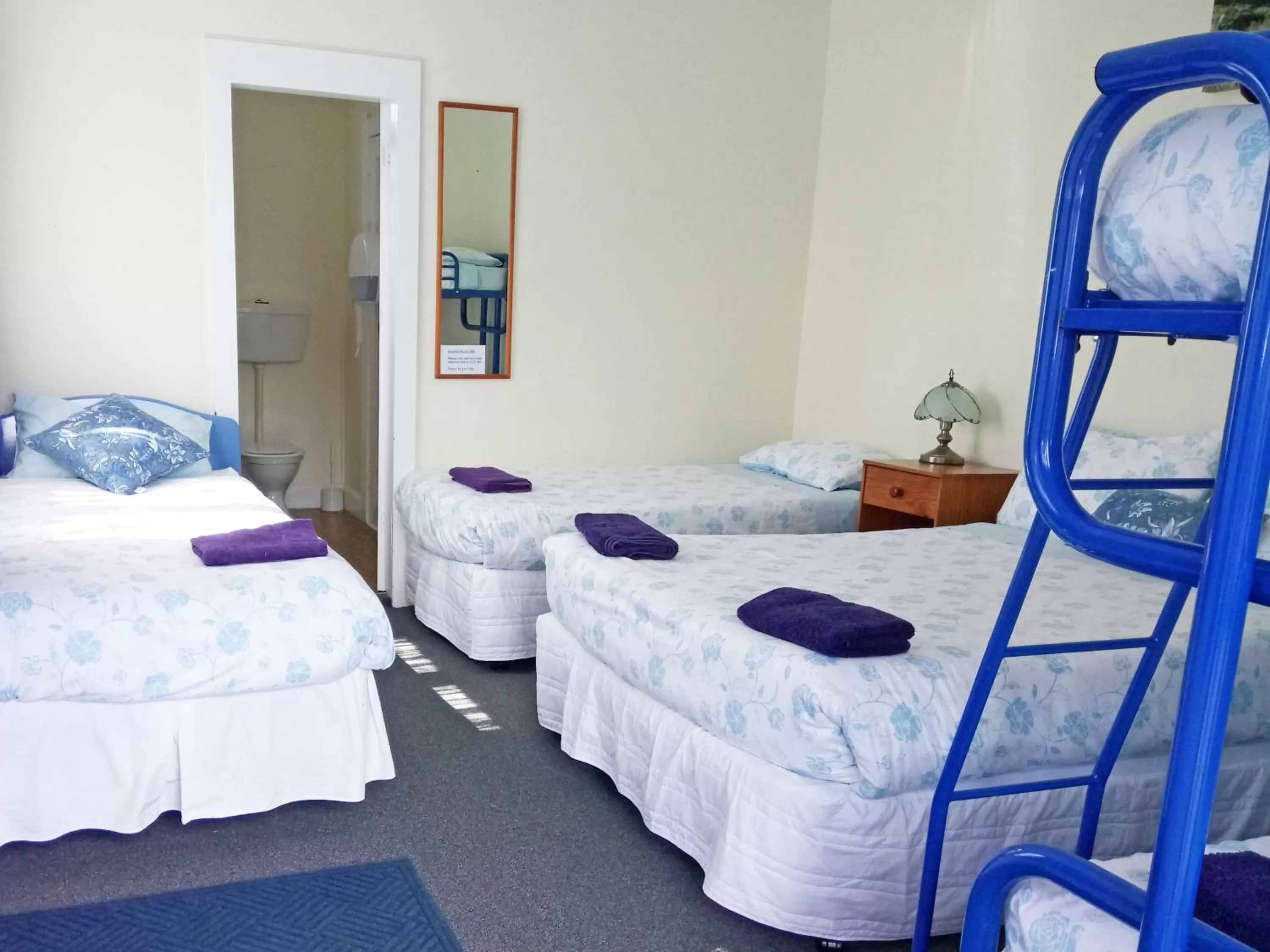 Bedroom, Bed in Braemar House B&B and YHA Hostel