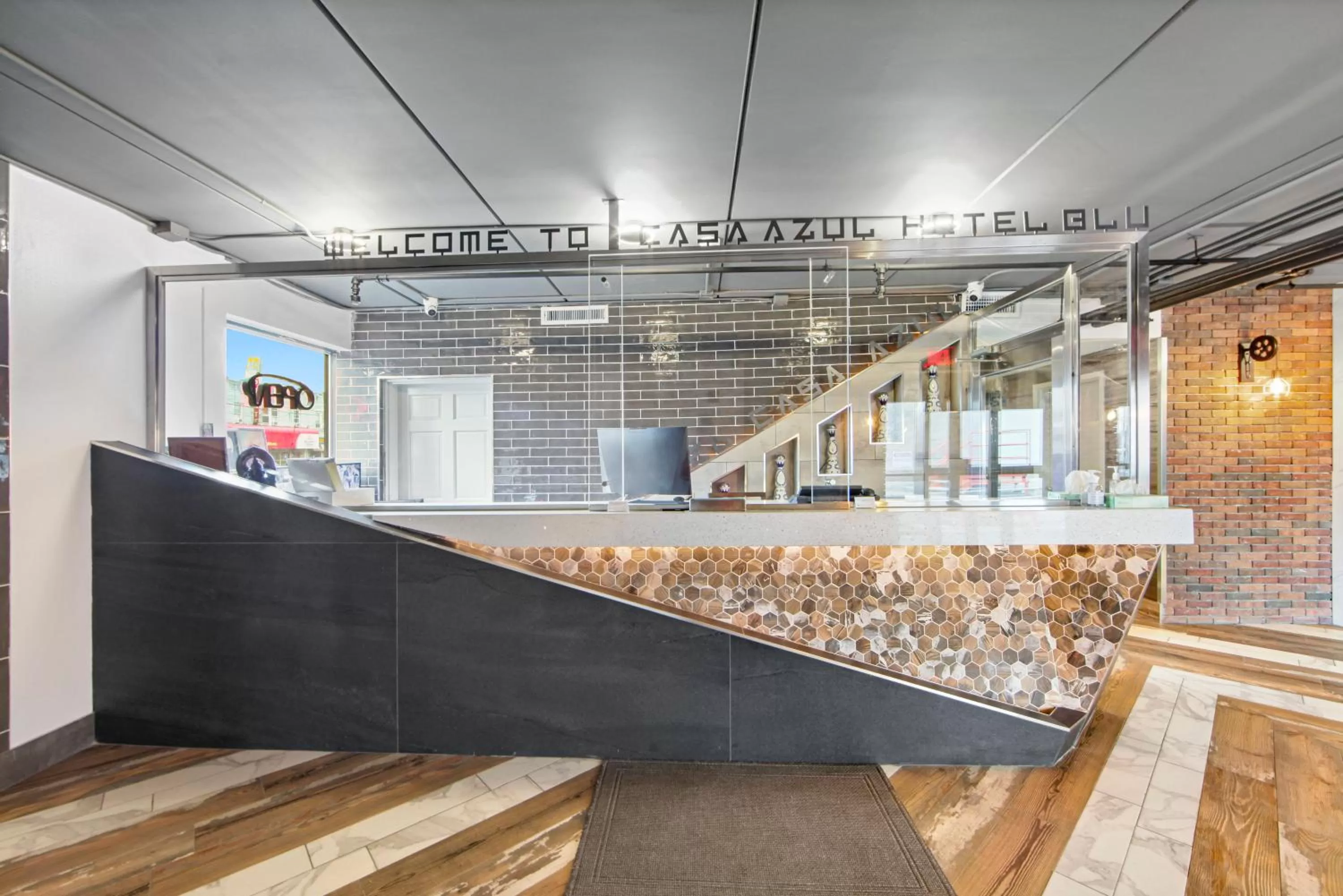 Lobby or reception in Casa Azul Hotel Blu-UBS Arena