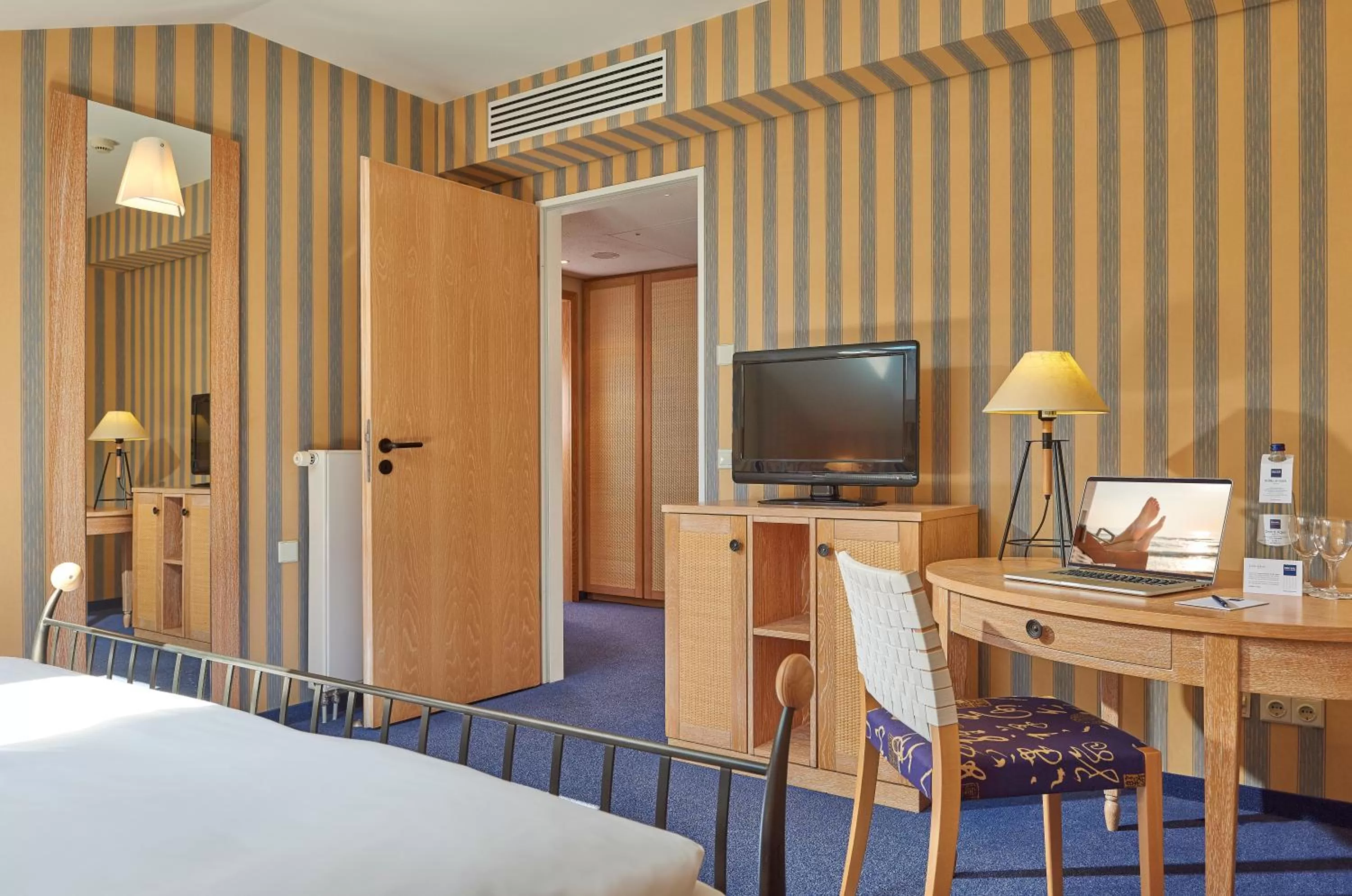 Photo of the whole room, Bed in Dorint Strandhotel Binz/Rügen