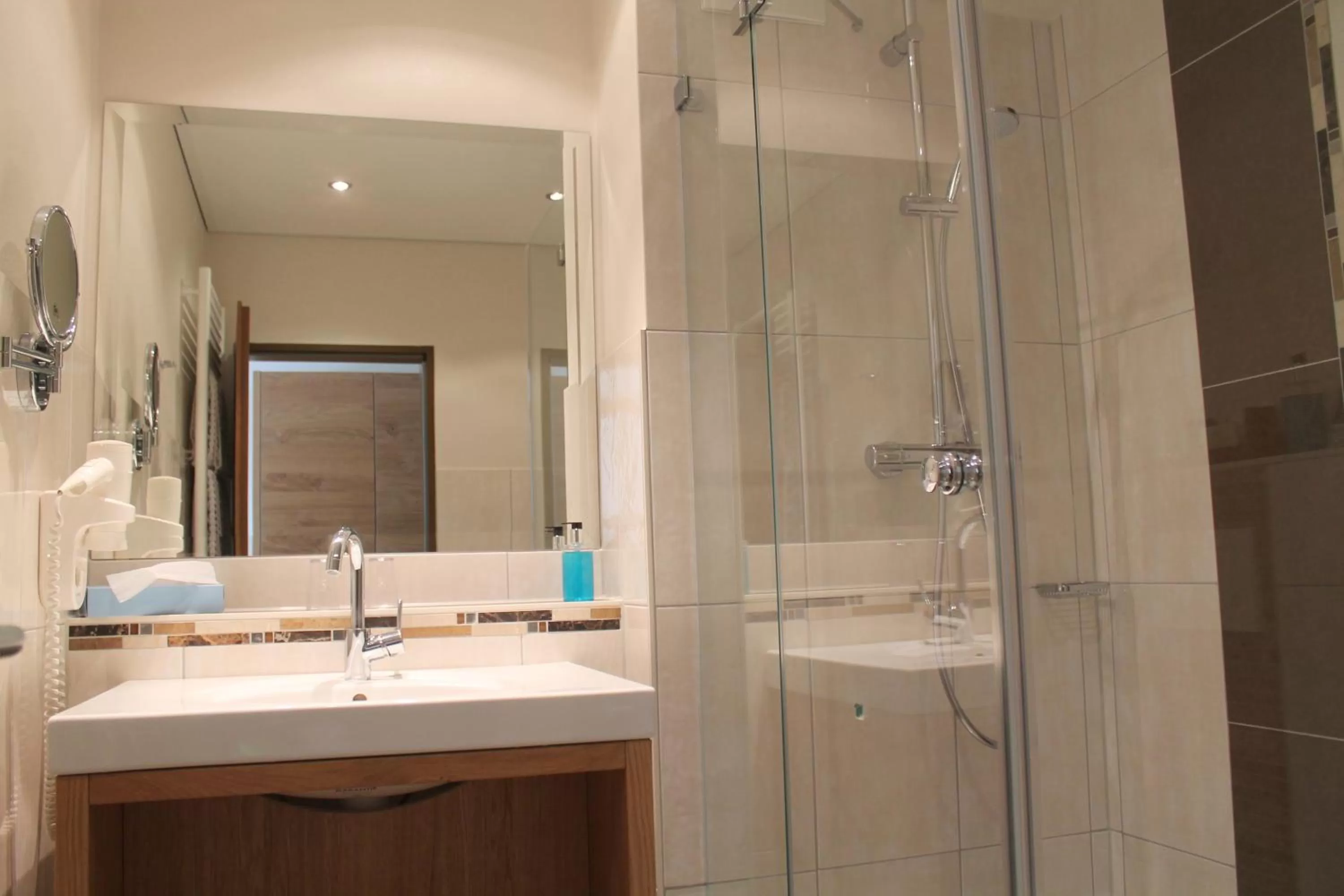 Bathroom in Garden & SPA Hotel Das Götzfried