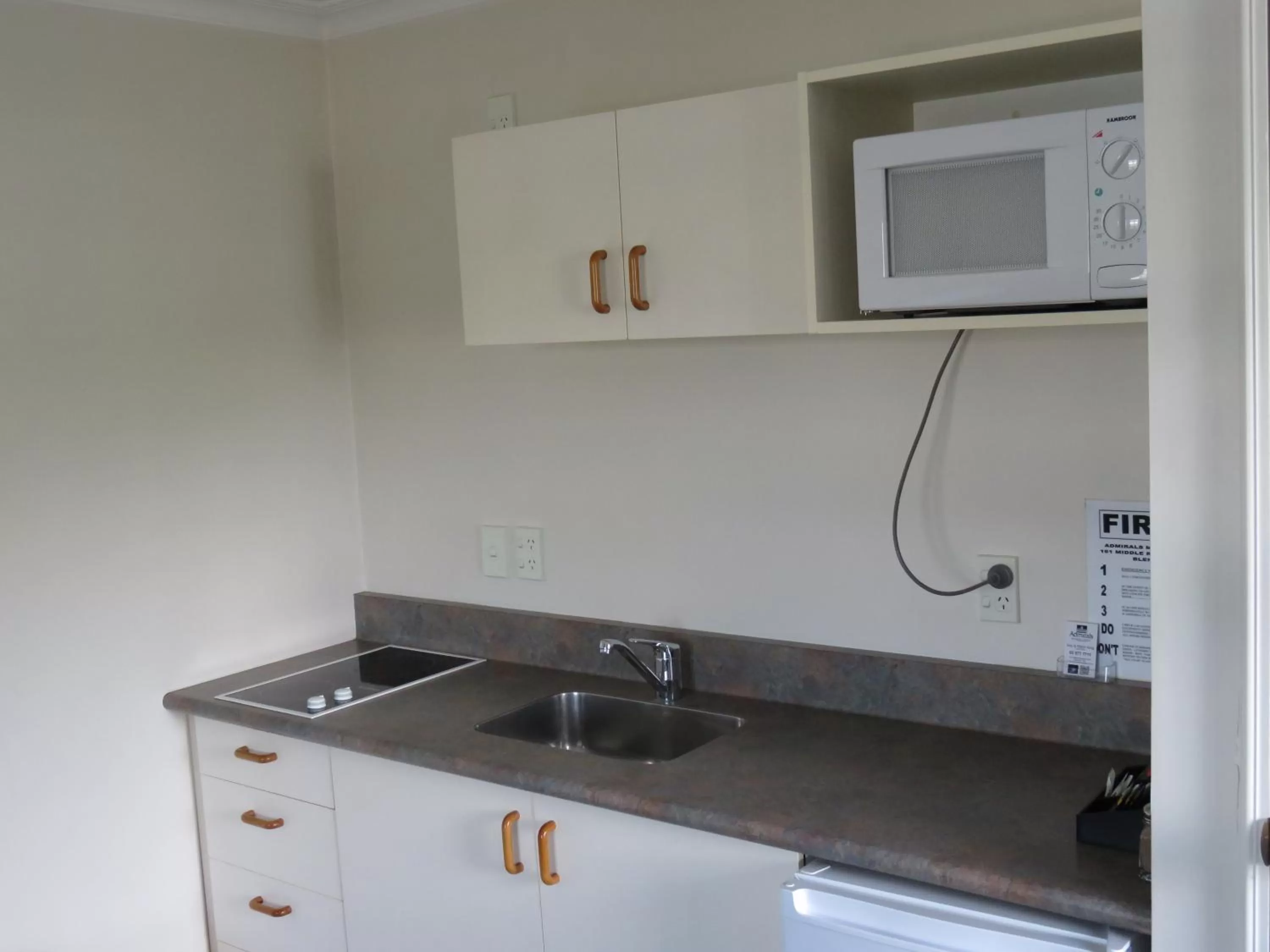 Coffee/tea facilities in Admirals Motor Lodge