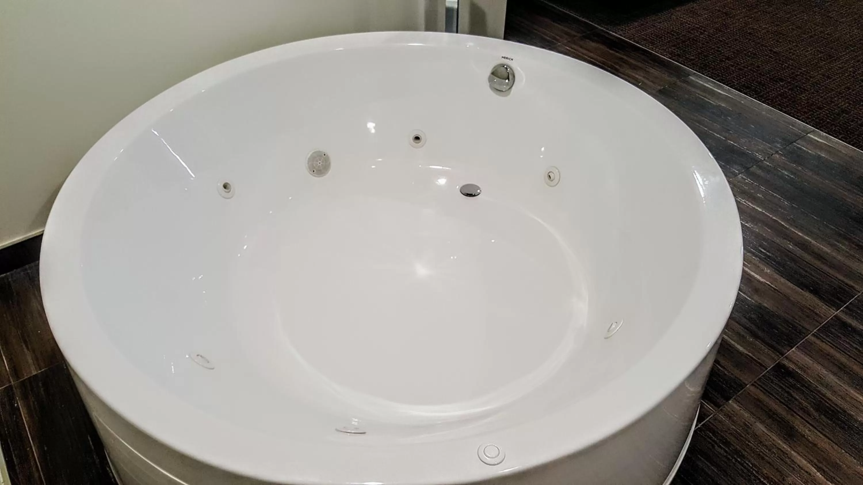 Area and facilities in Hotel Xilo Glendale