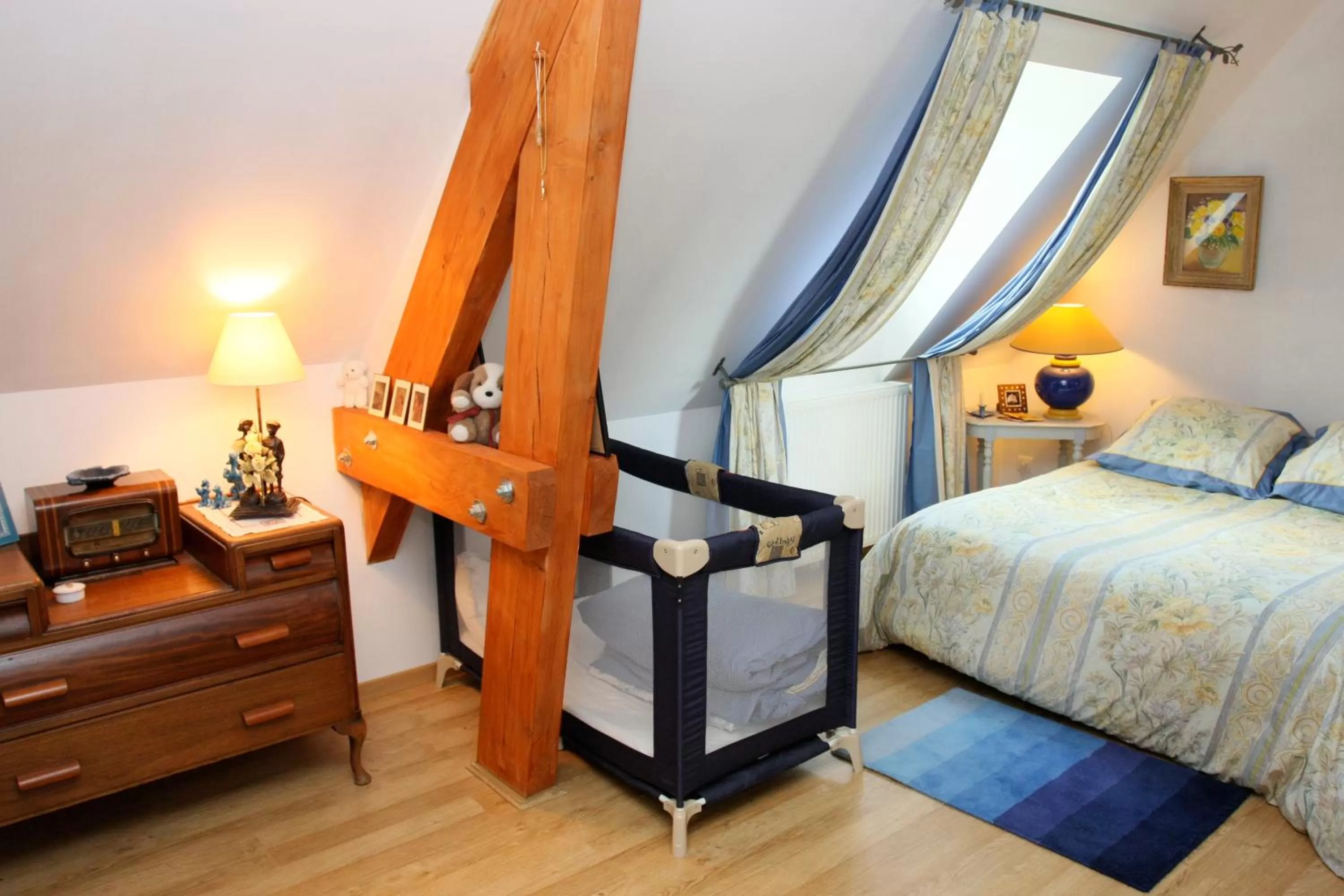 Photo of the whole room, Bed in La Maison du Parc