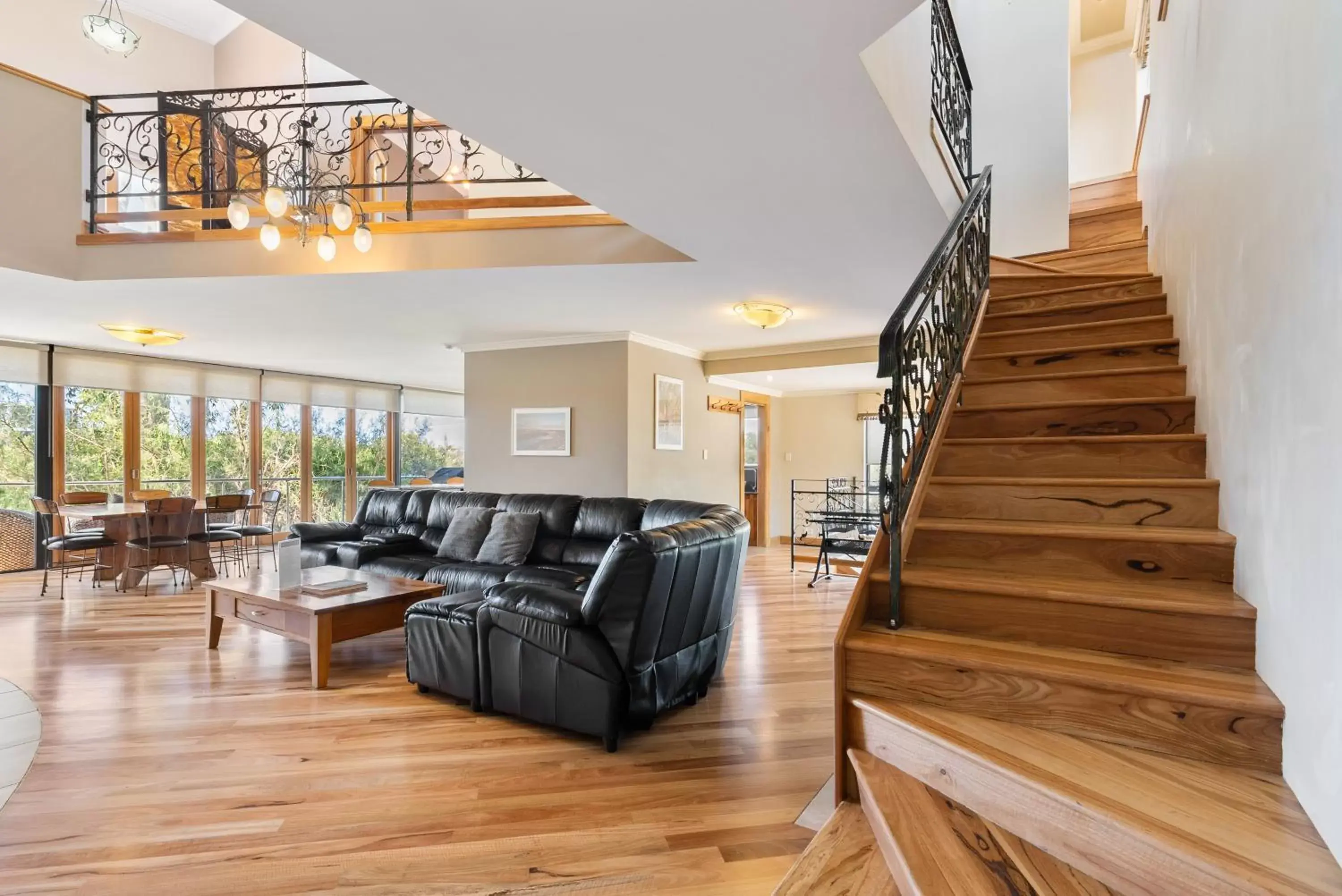 King Executive Spa Villa Retreat in Bay Village Dunsborough King Executive Spa Villa Retreat in Bay Village Dunsborough