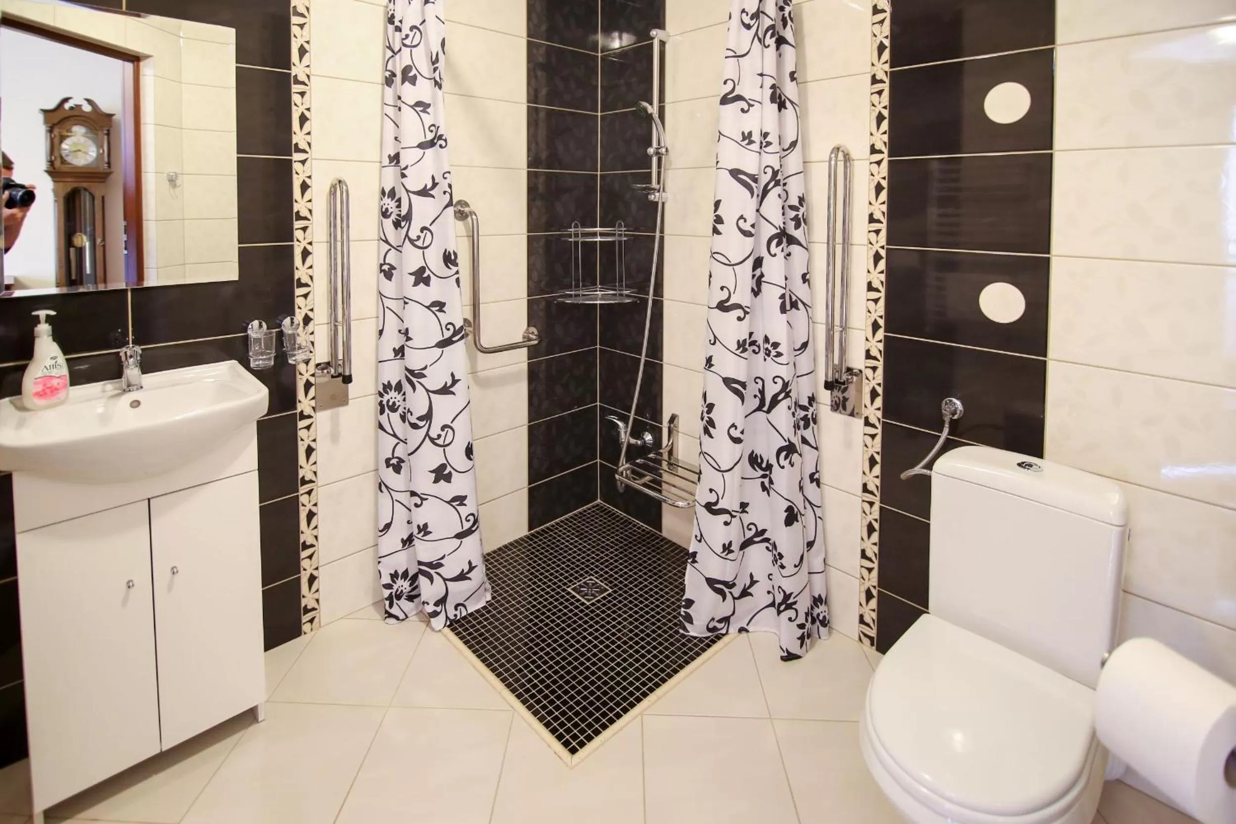 Photo of the whole room, Bathroom in Villa Kasper