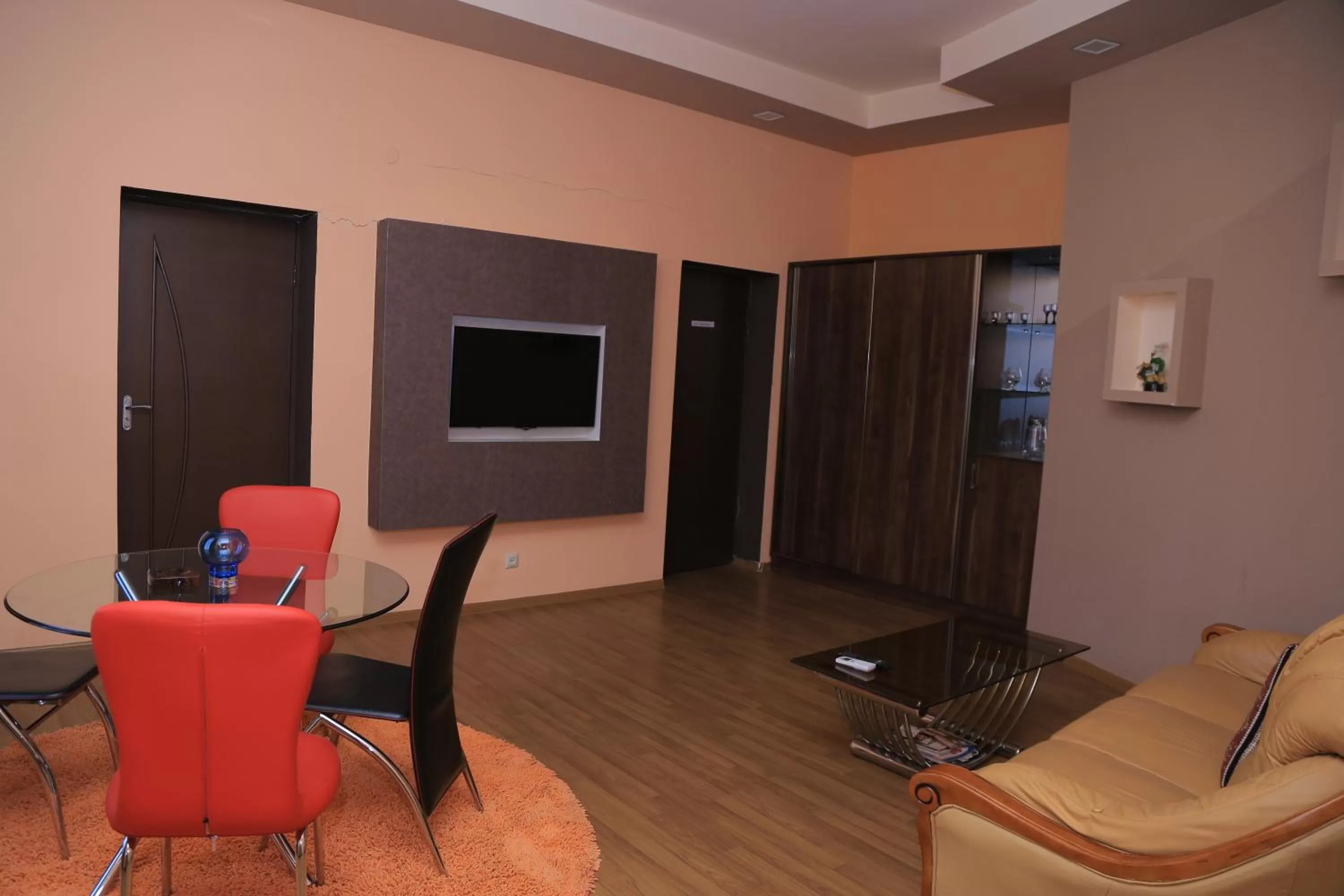 Living room, TV/Entertainment Center in Elkoaparthotel
