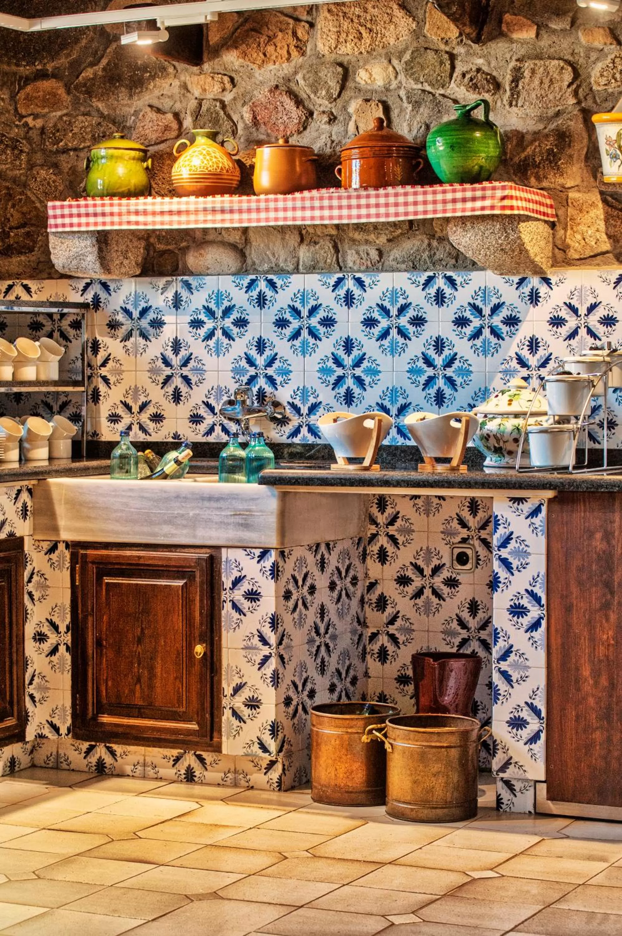 Restaurant/places to eat in Mas Tapiolas