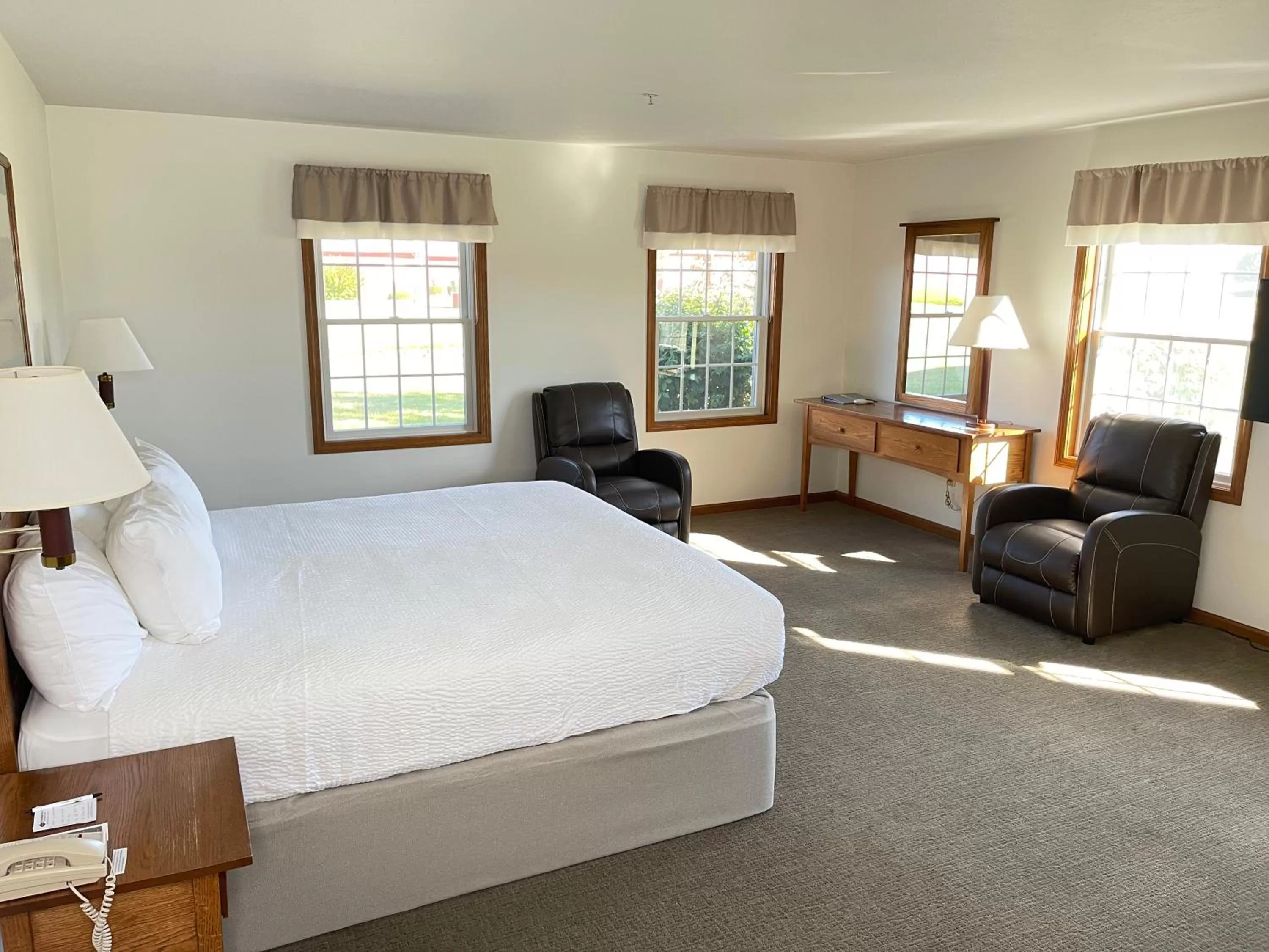 Bed in Farmstead Inn and Conference Center