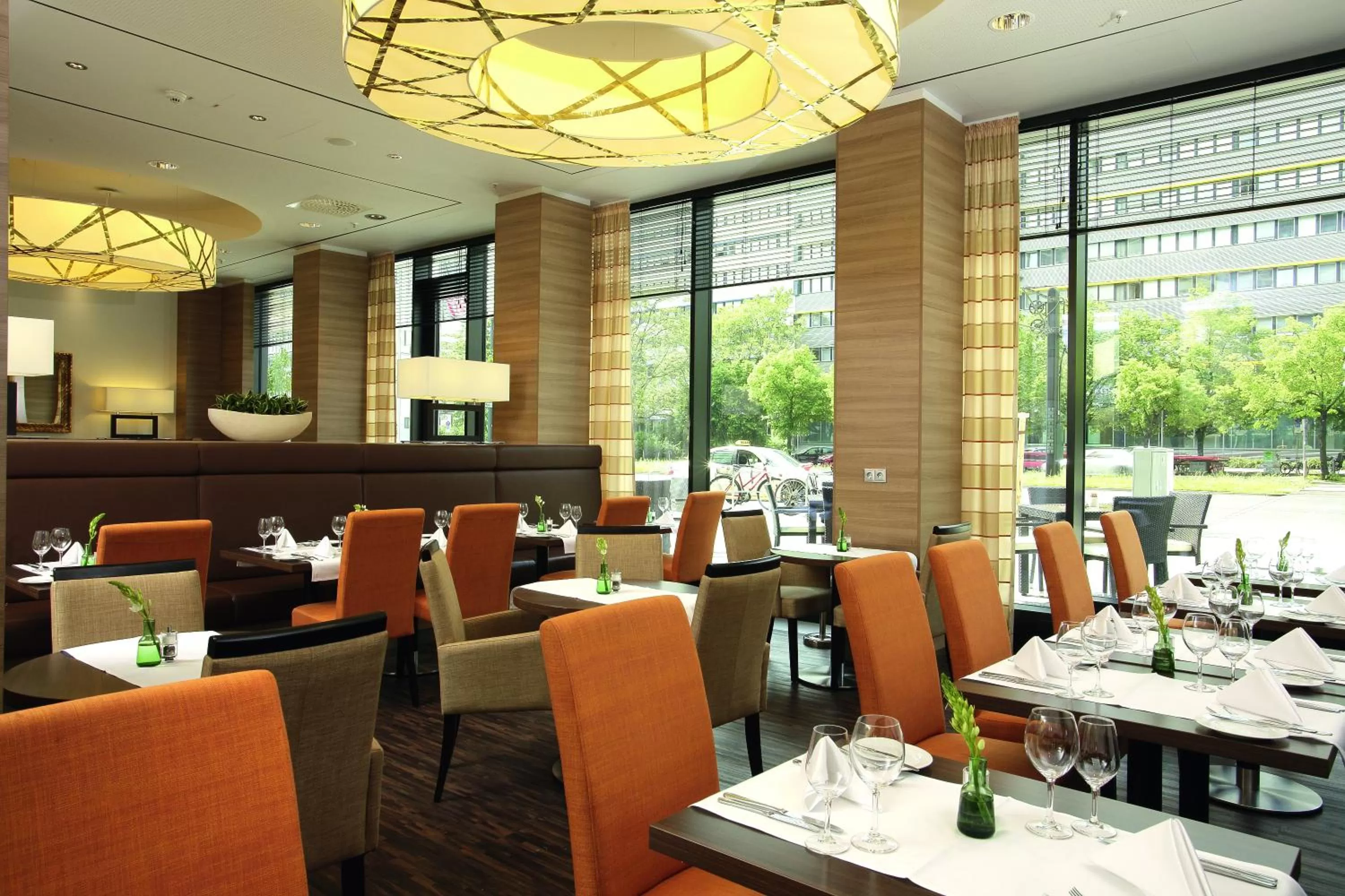 Restaurant/places to eat in H4 Hotel Berlin Alexanderplatz