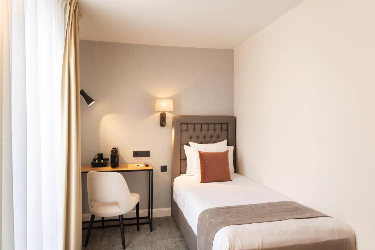 Budget Single Room in Dukes' Academie Brugge - by Dukes' Hotel Collection