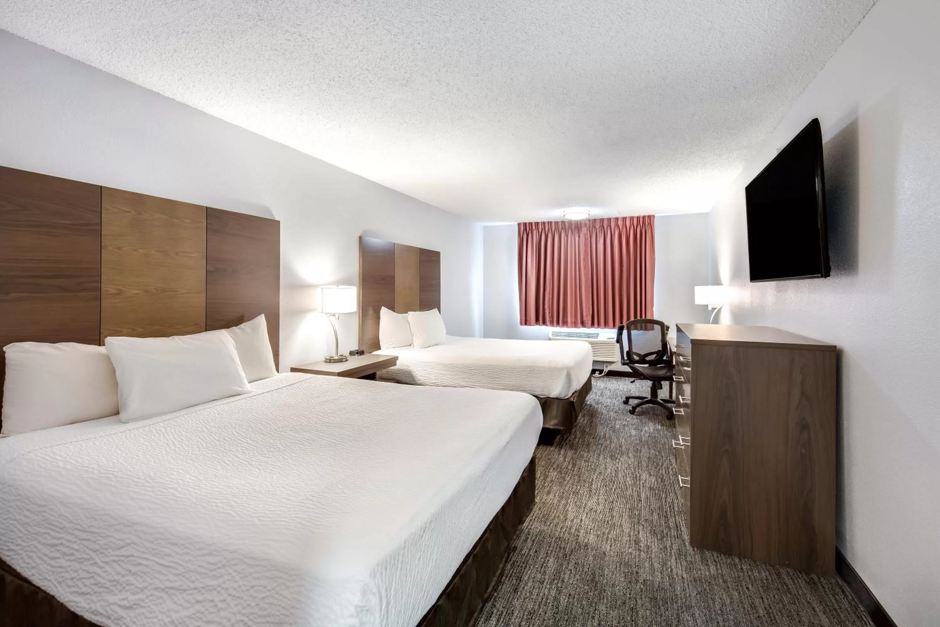 Bedroom, Bed in Red Lion Inn & Suites Grants Pass