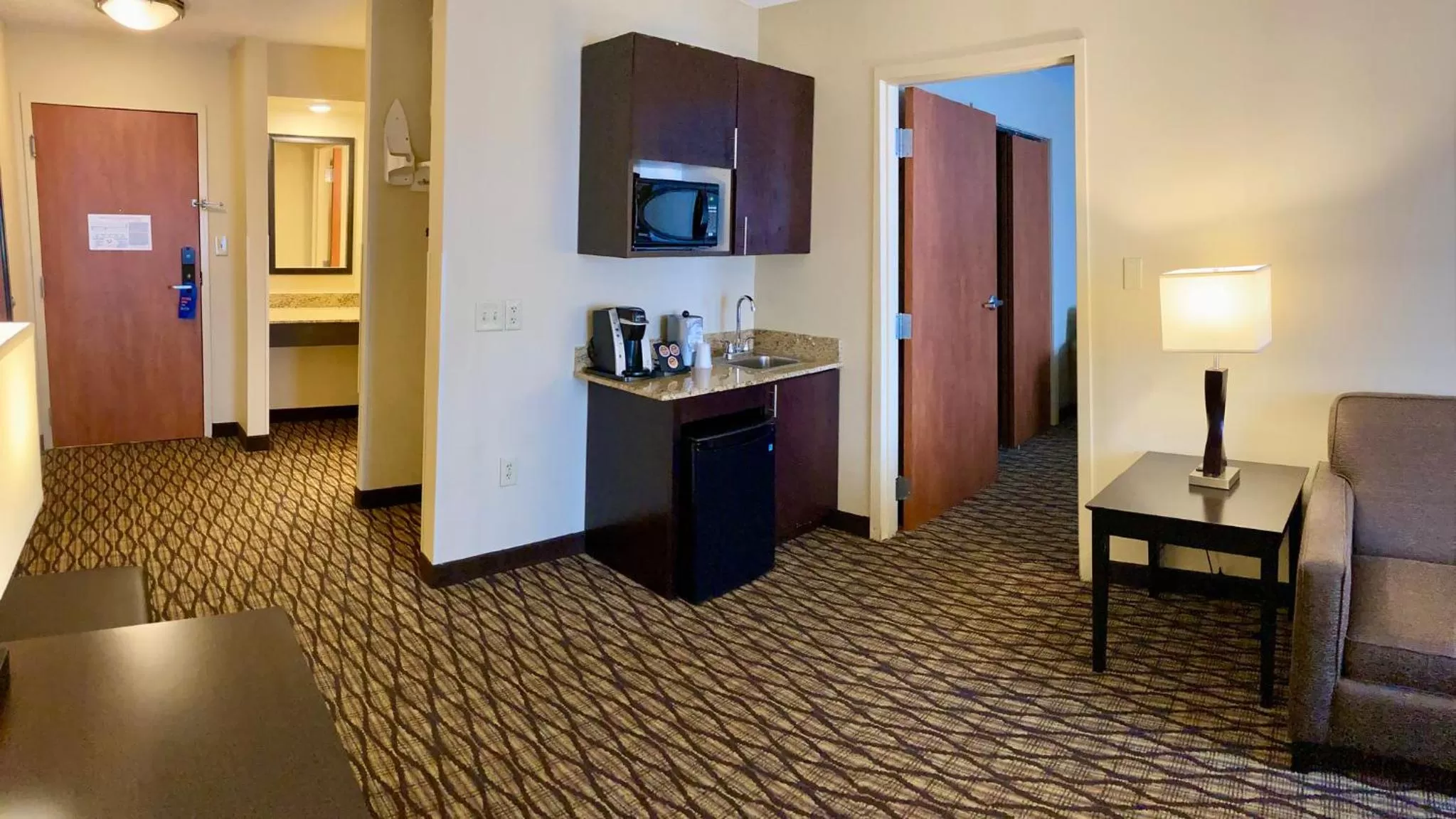 Photo of the whole room in Holiday Inn Express Hotel & Suites Edmond by IHG