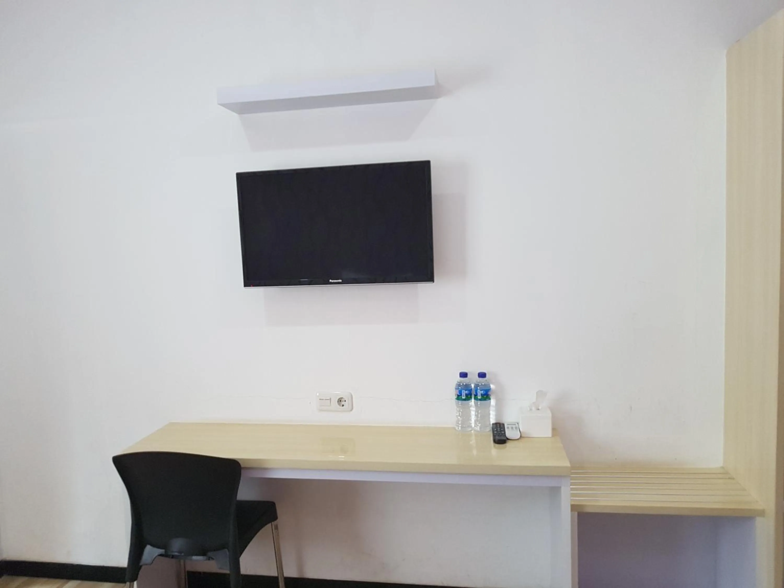 TV and multimedia in Matahari Hotel Labuan Bajo