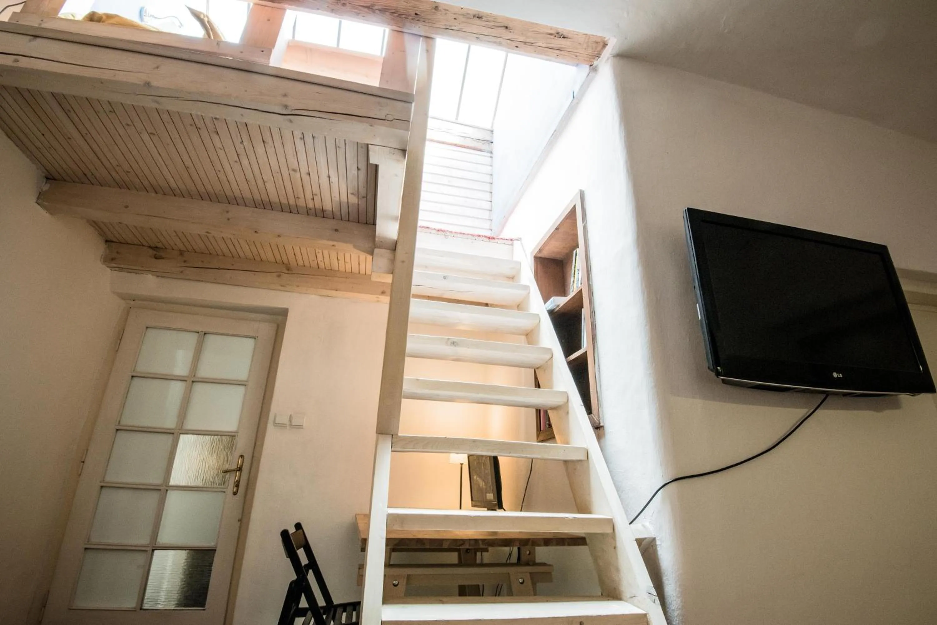 Charles Bridge Hostel & Apartments