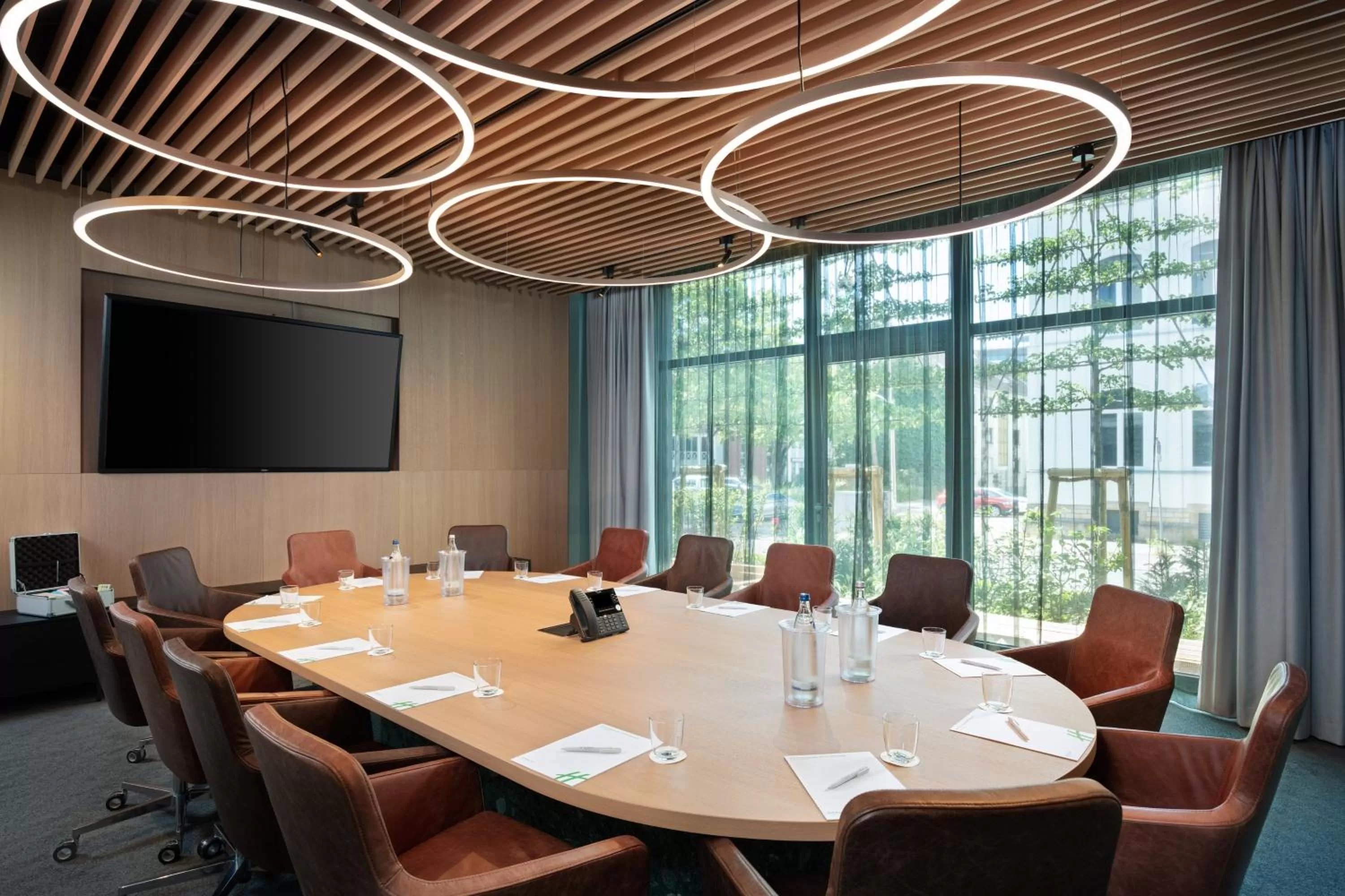 Meeting/conference room in Holiday Inn - Osnabrück by IHG