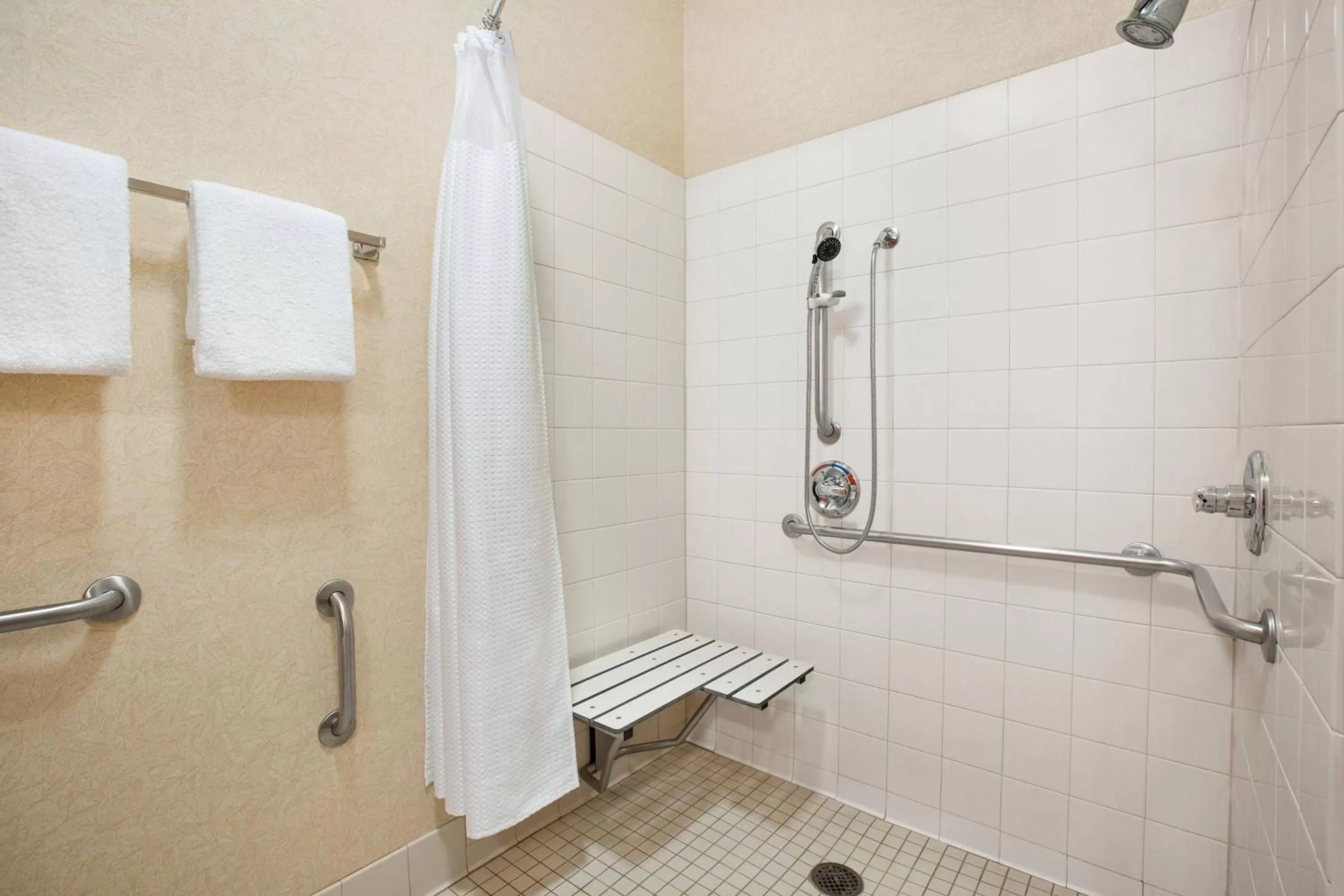 Bathroom in Courtyard by Marriott Sacramento Folsom