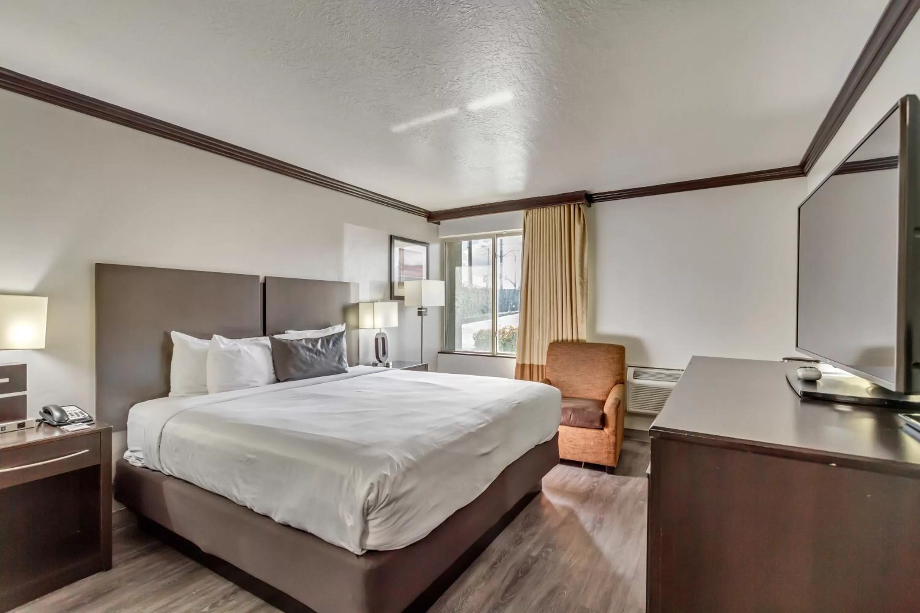 Bed in Park Inn by Radisson, Salt Lake City-Midvale