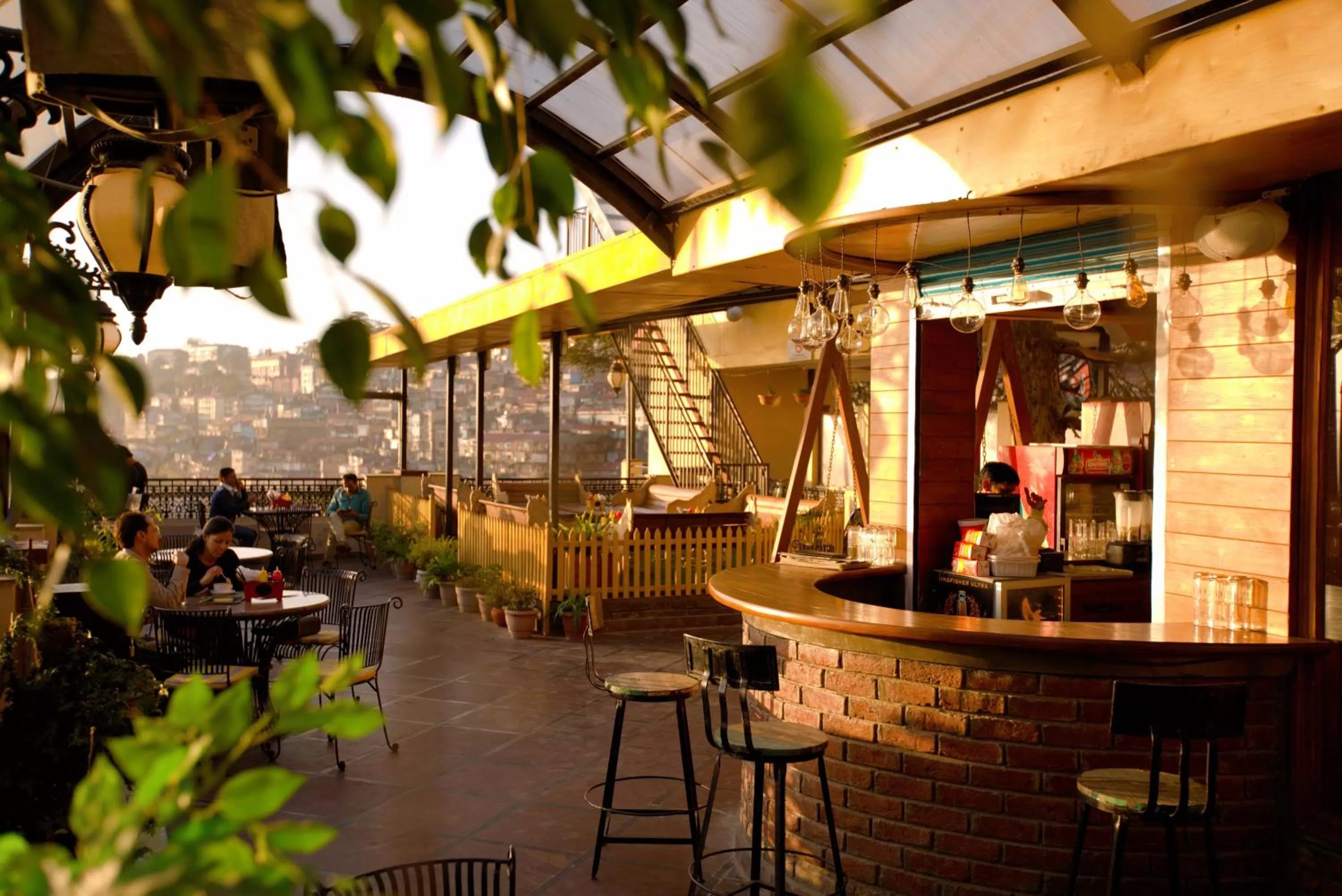 Restaurant/places to eat in Hotel Willow Banks Shimla