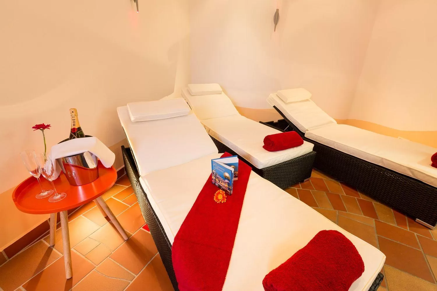Massage, Bed in apartHOTEL Magdeburg