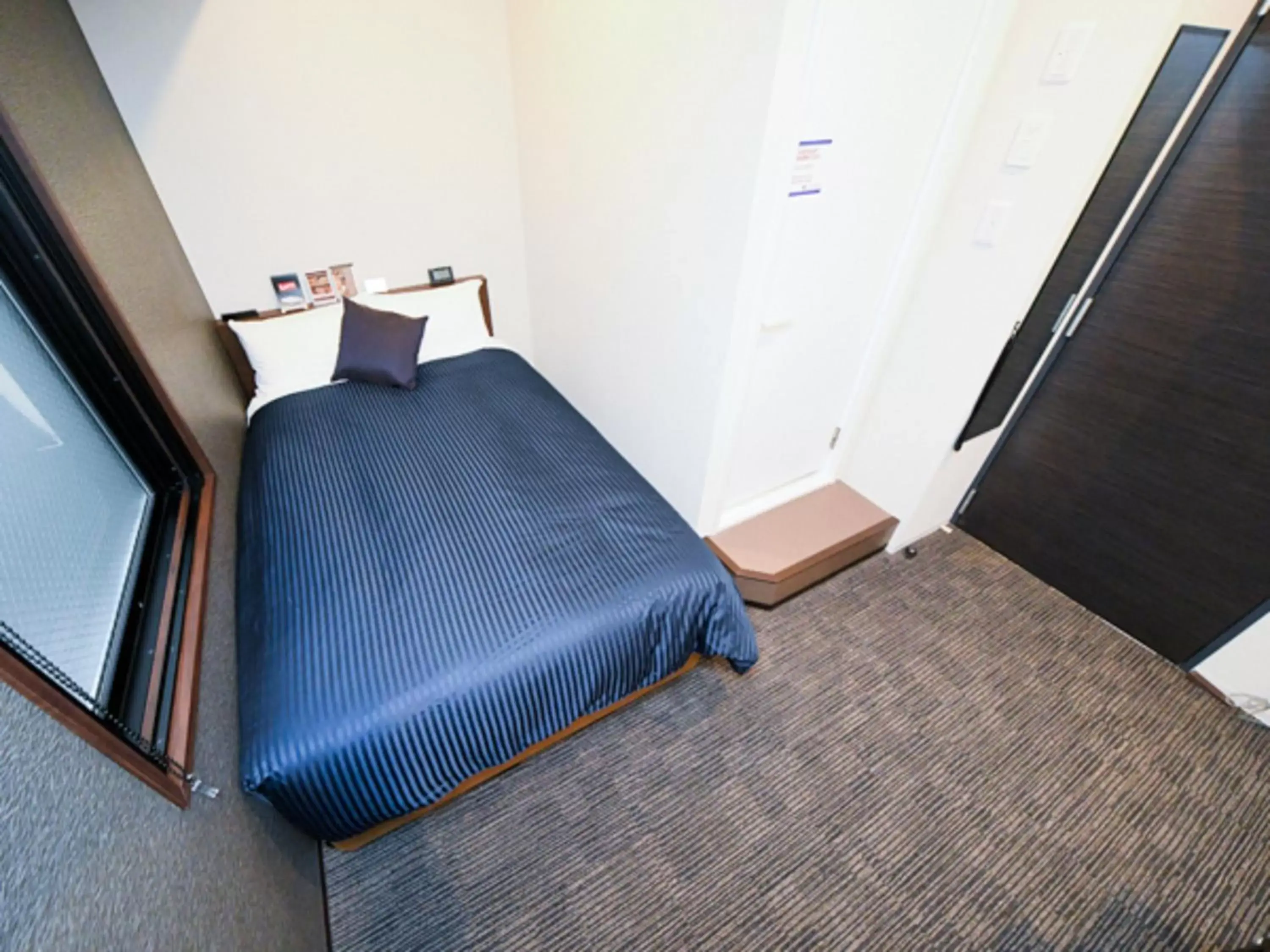 Double Room with Small Double Bed - single occupancy - Non-Smoking in HOTEL LiVEMAX Asakusa-Ekimae Double Room with Small Double Bed - single occupancy - Non-Smoking in HOTEL LiVEMAX Asakusa-Ekimae