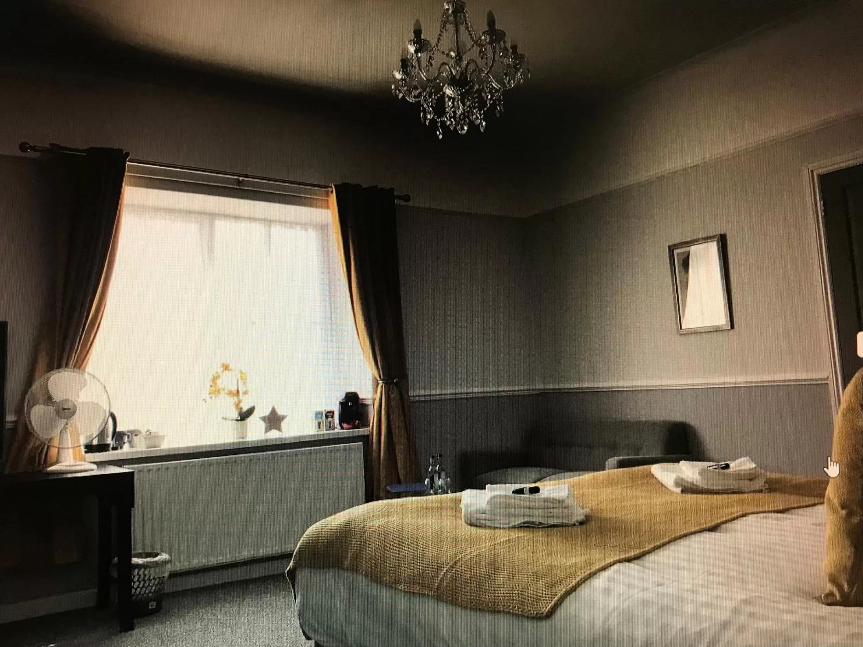 Bedroom, Bed in The Black Lion Royal Hotel