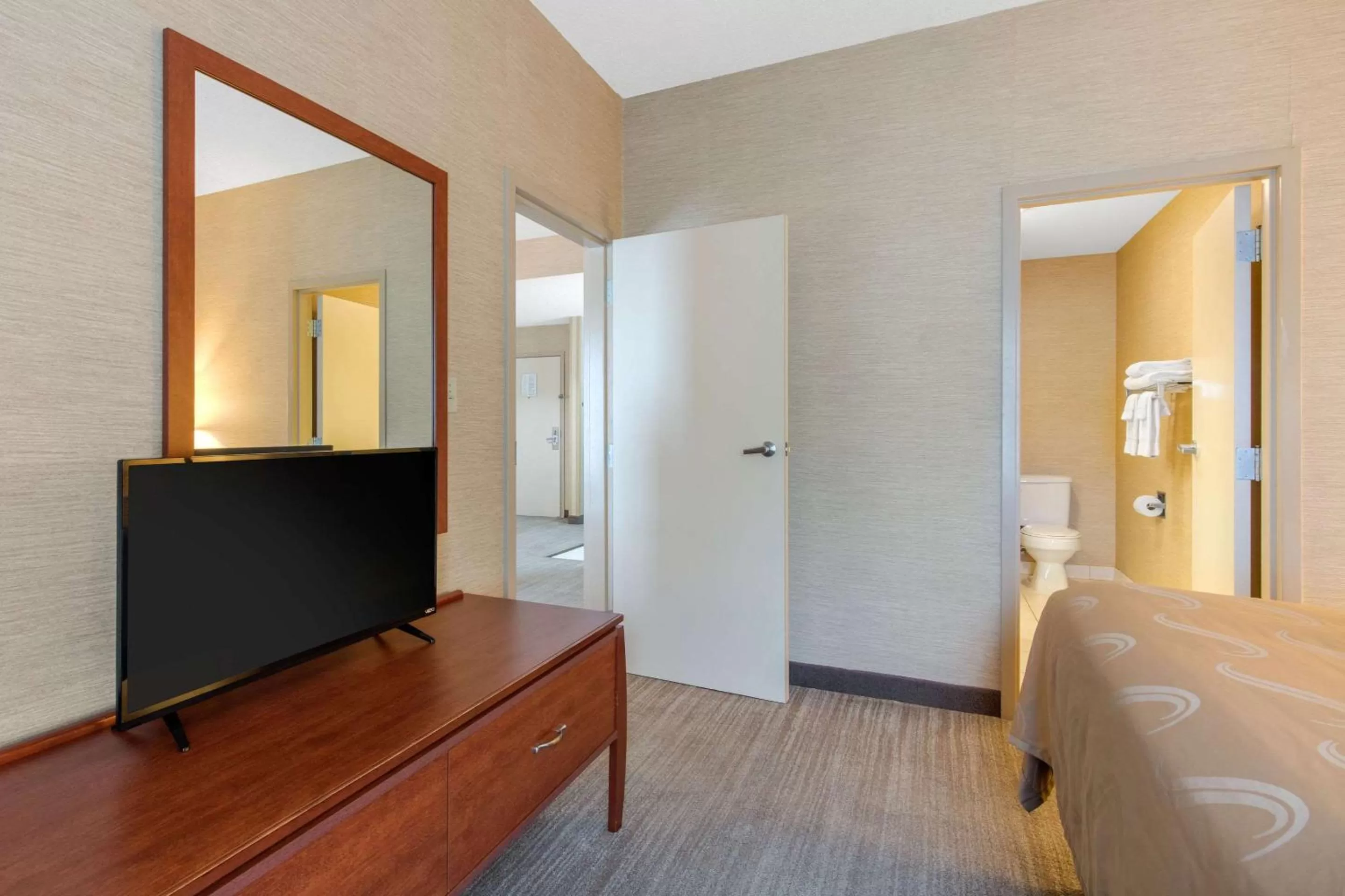 Photo of the whole room in Quality Inn & Suites Benton - Draffenville