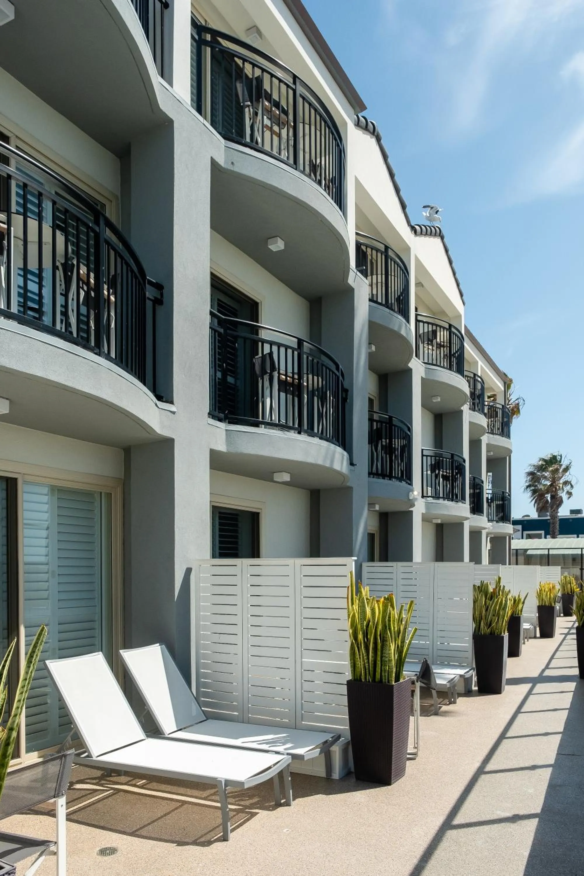 Property building in Ocean Park Inn