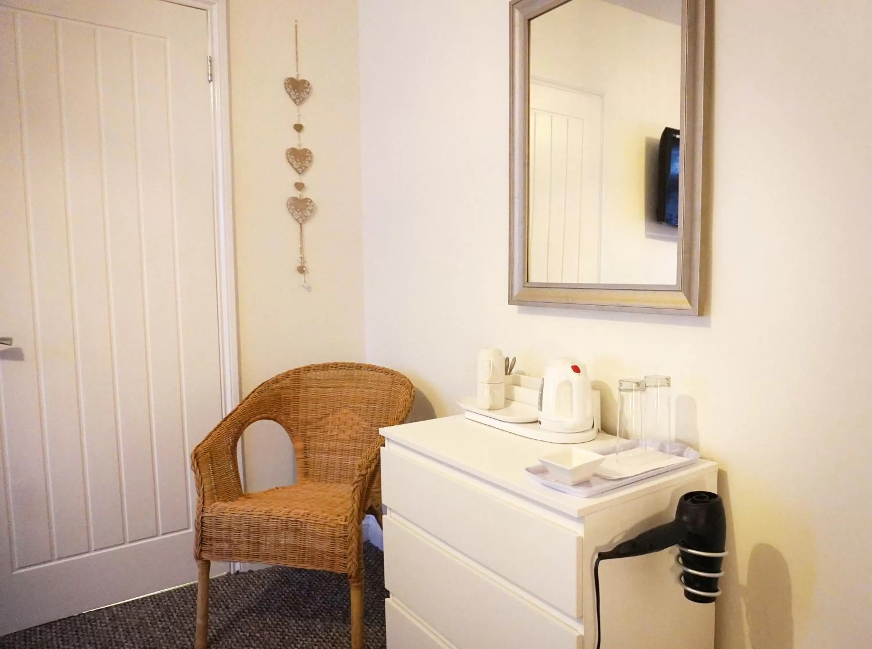 Coffee/tea facilities in Borthwenbnb