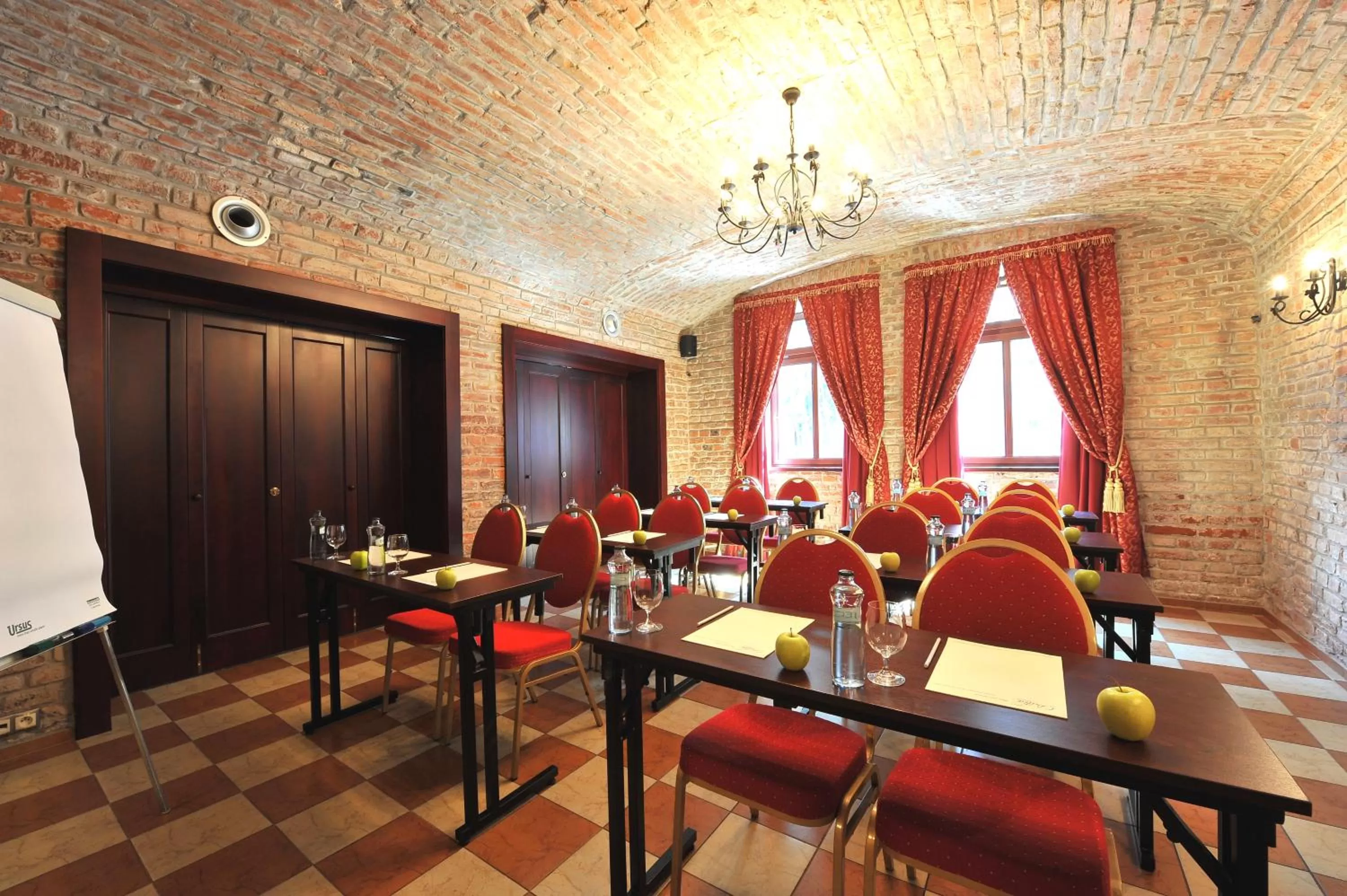 Meeting/conference room in Eco Friendly Hotel Dália