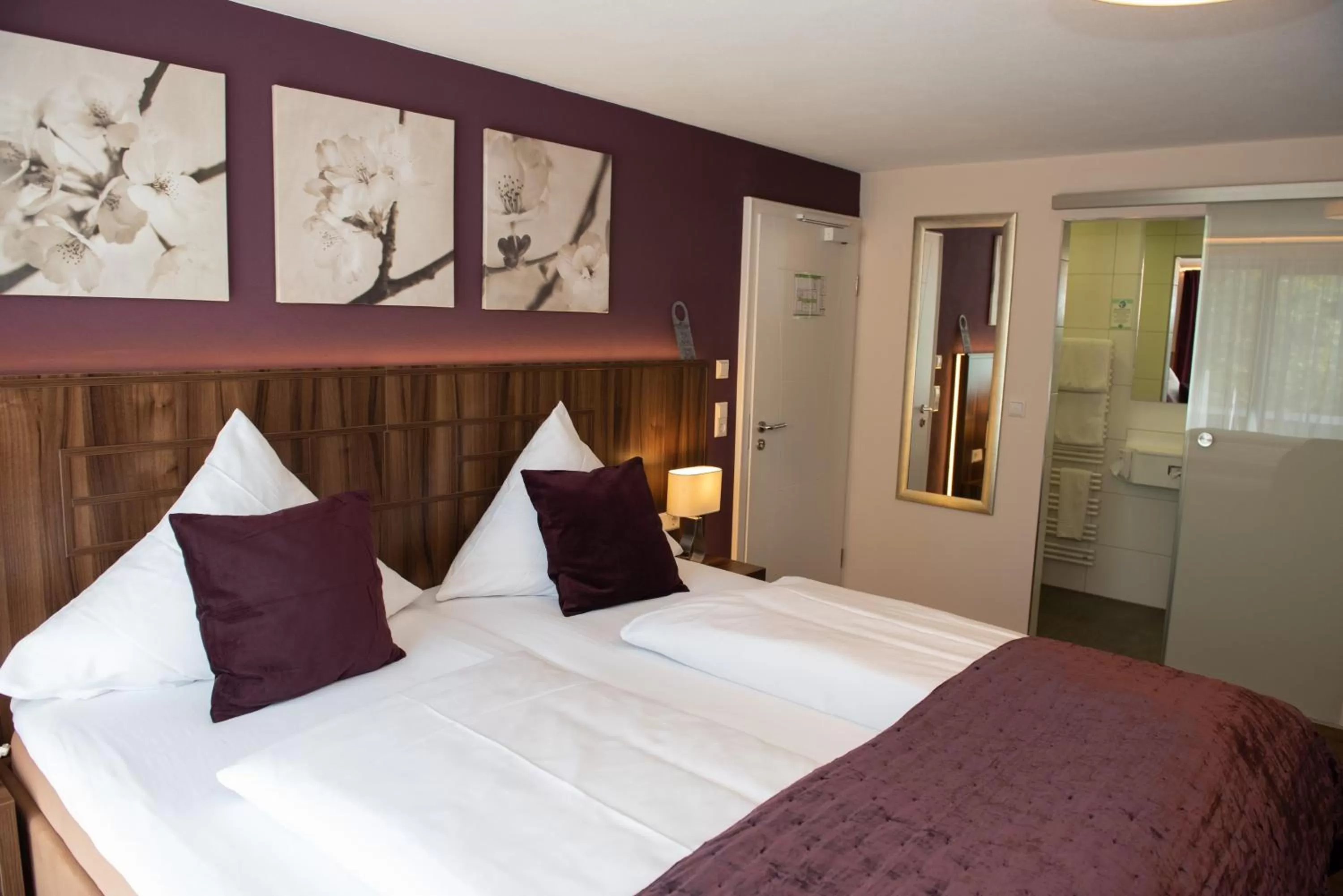 Photo of the whole room, Bed in Boutique - Hotel Zum Schloss