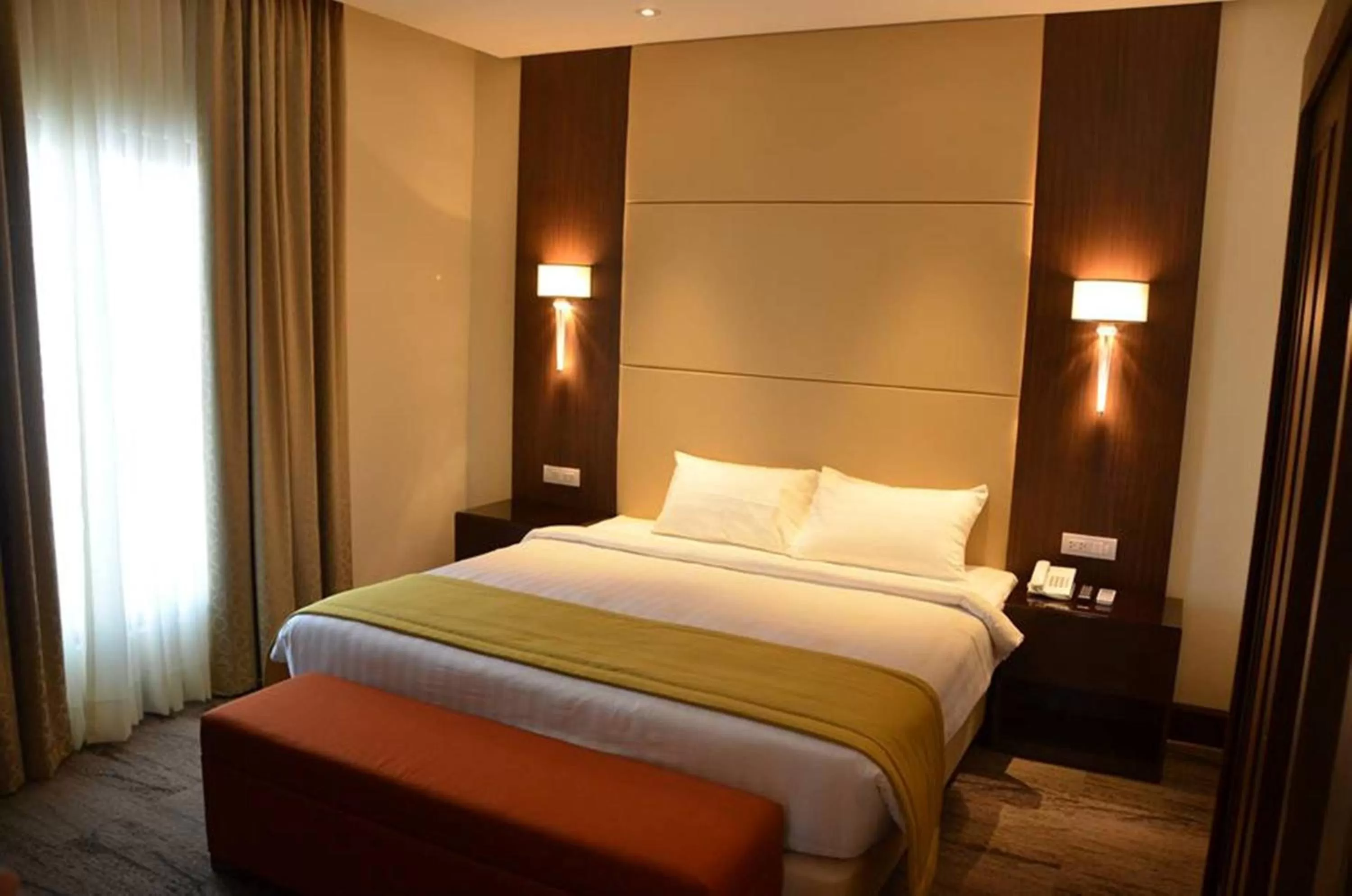 Bedroom, Bed in Hotel Monticello Tagaytay