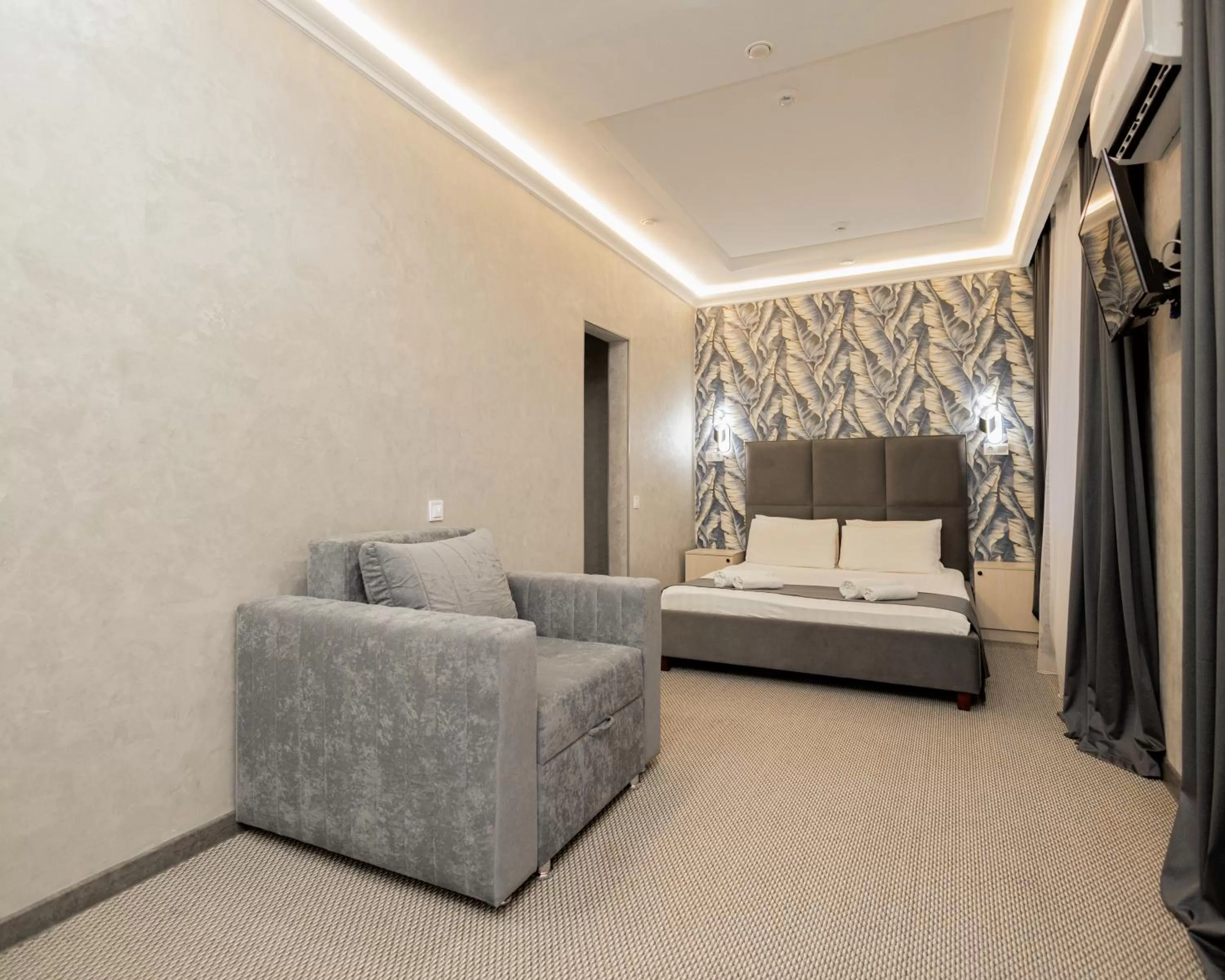 Bedroom, Bed in "Rush Hotel"