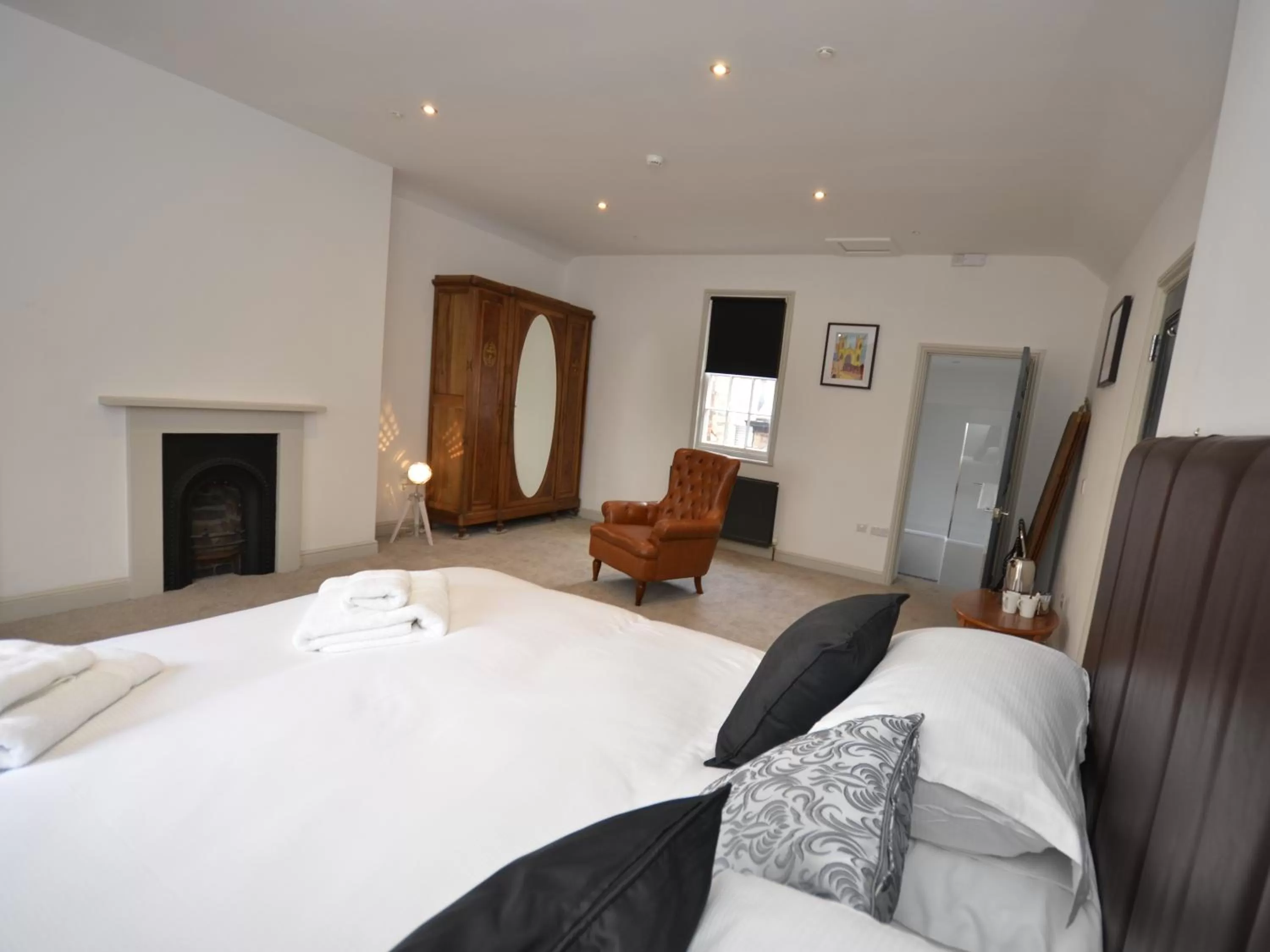 Bedroom, Bed in The Chapel House