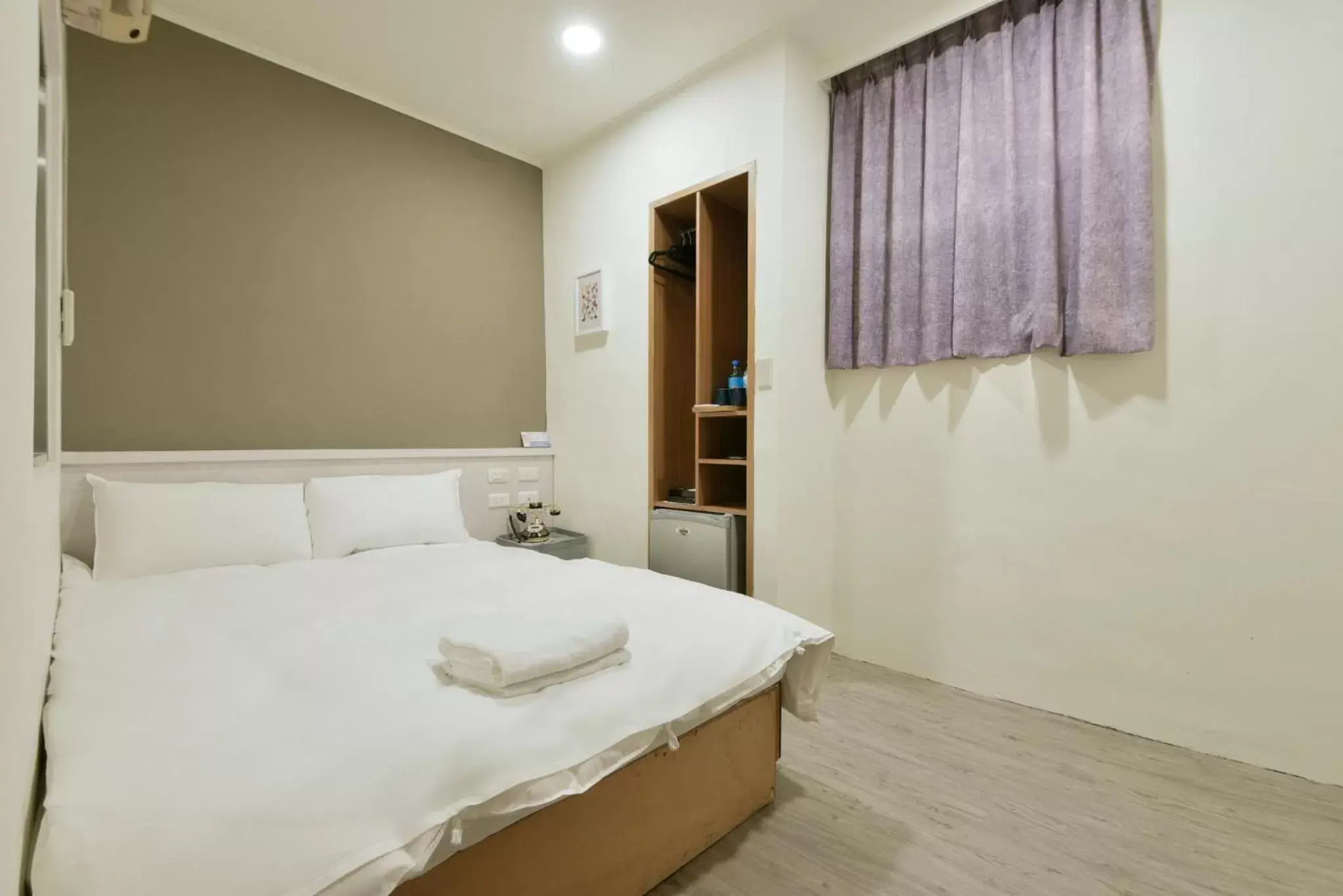 Economy Double Room in Raise Hotel Taichung Economy Double Room in Raise Hotel Taichung