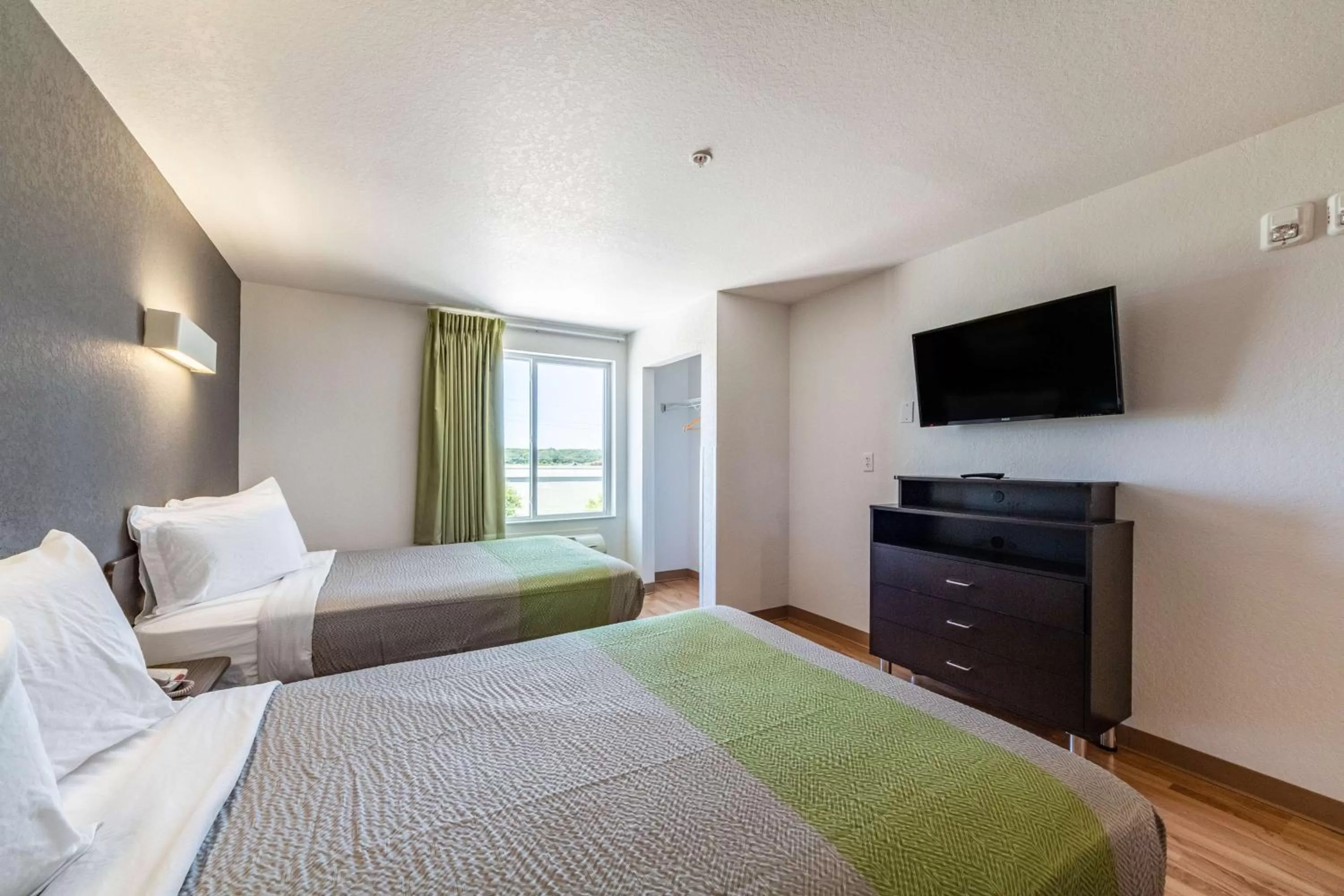 TV and multimedia, Bed in Studio 6-San Marcos, TX