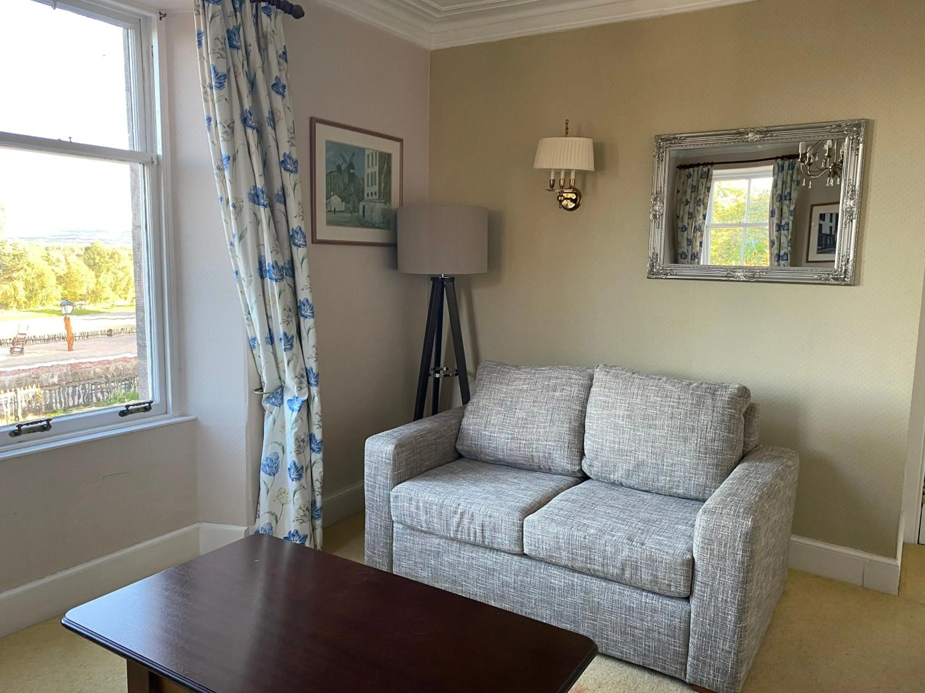 Seating area in Boat Country Inn and Restaurant